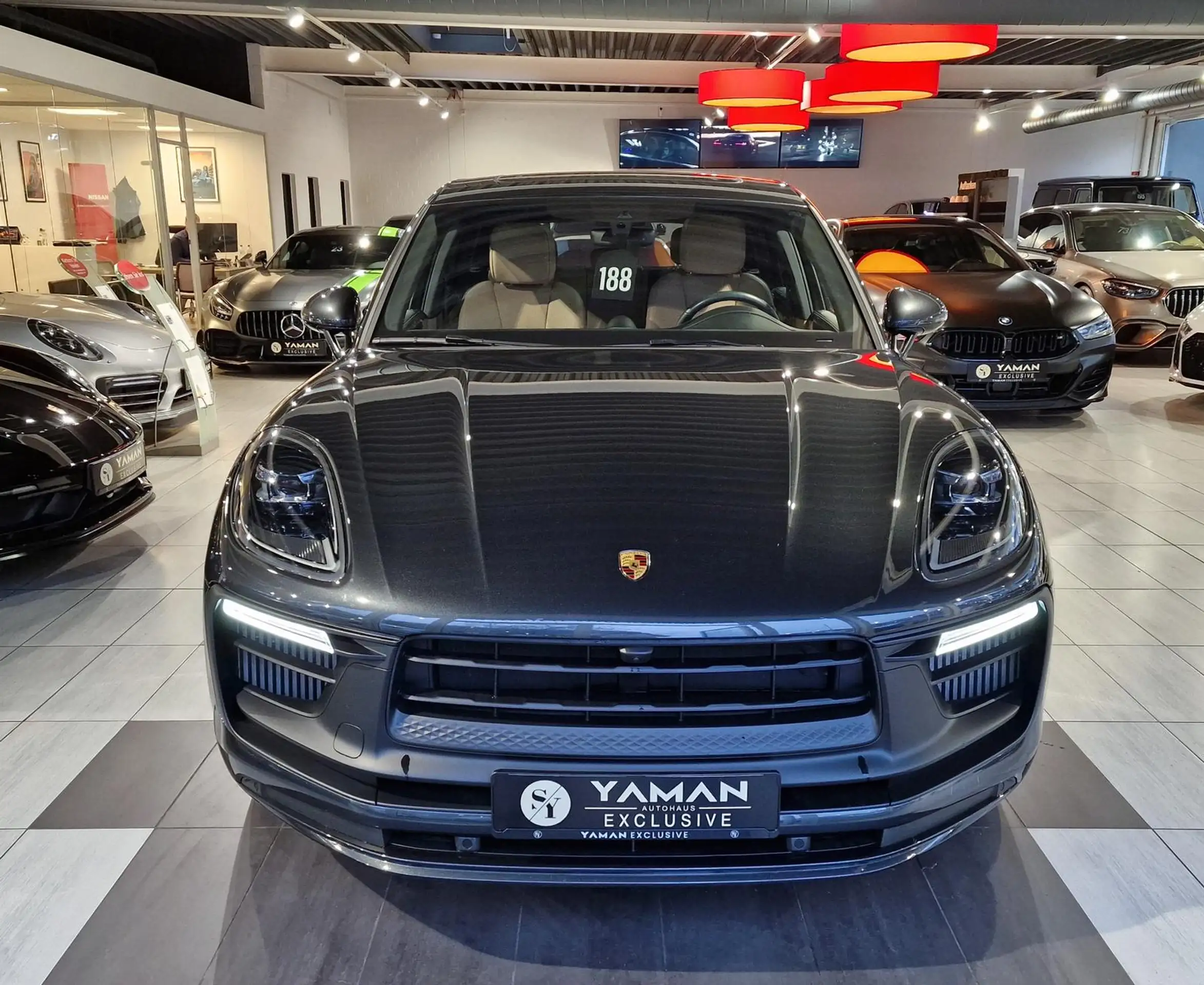 Porsche - Macan