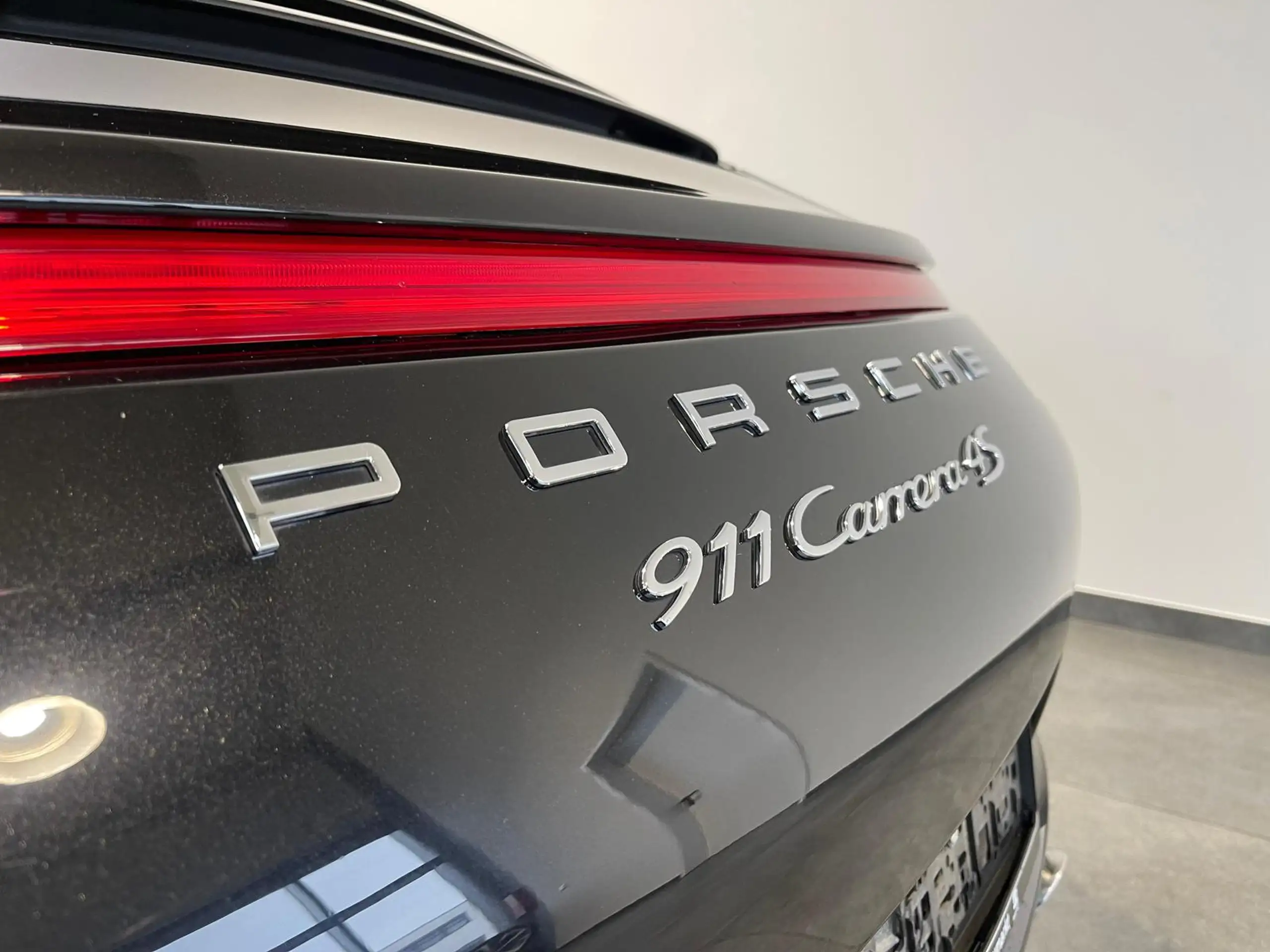 Porsche - 911