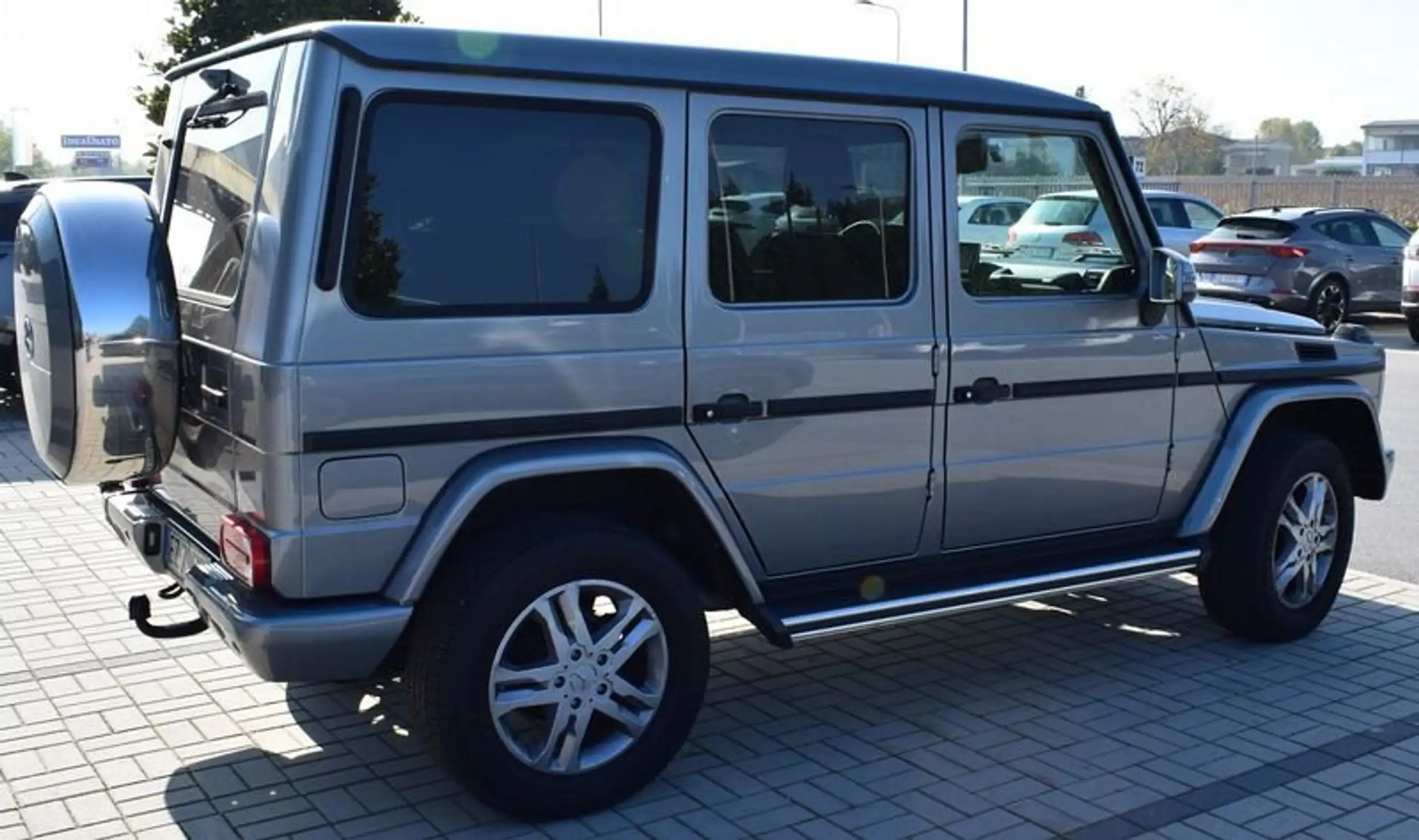 Mercedes-Benz - G 350