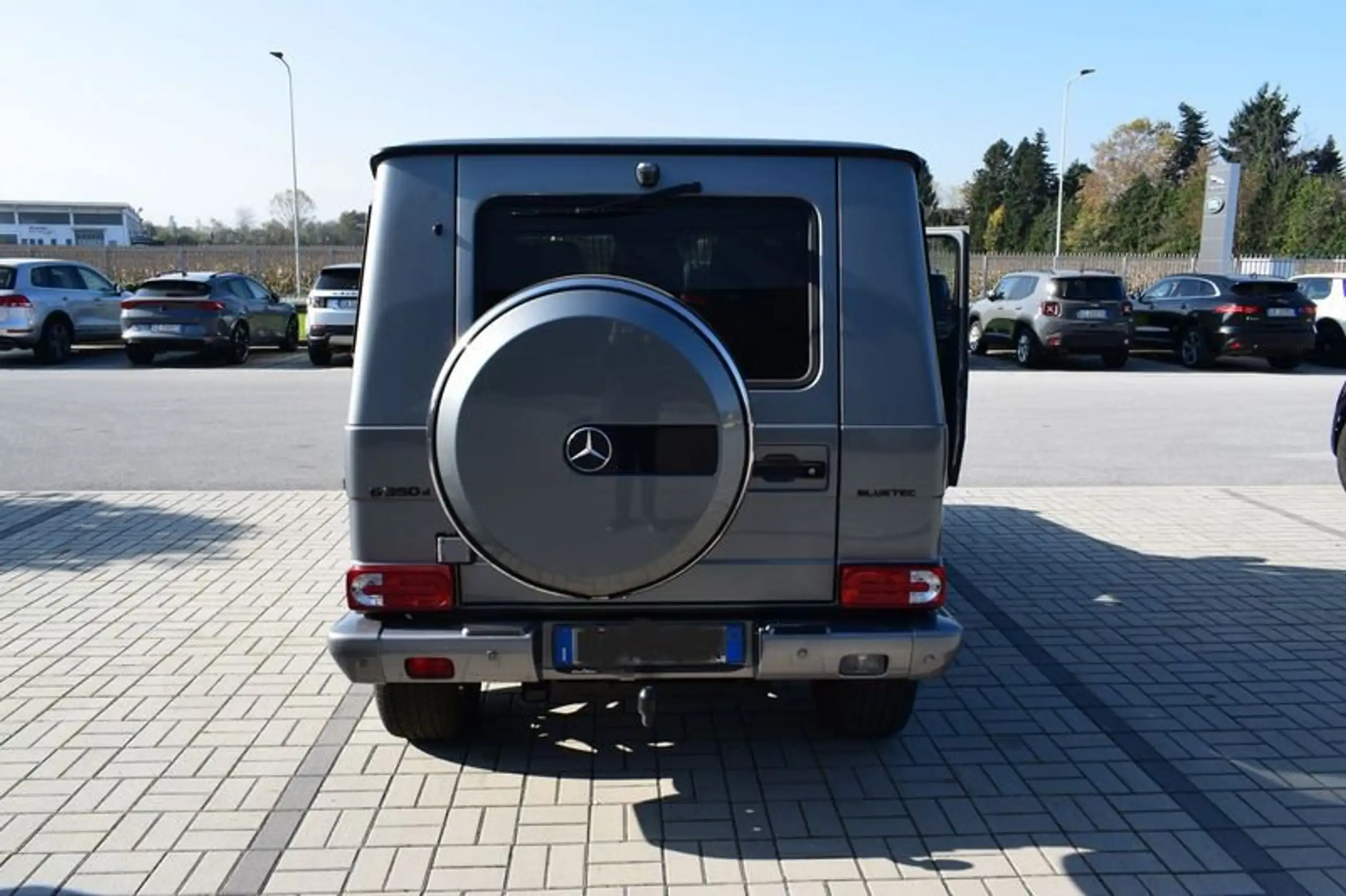 Mercedes-Benz - G 350