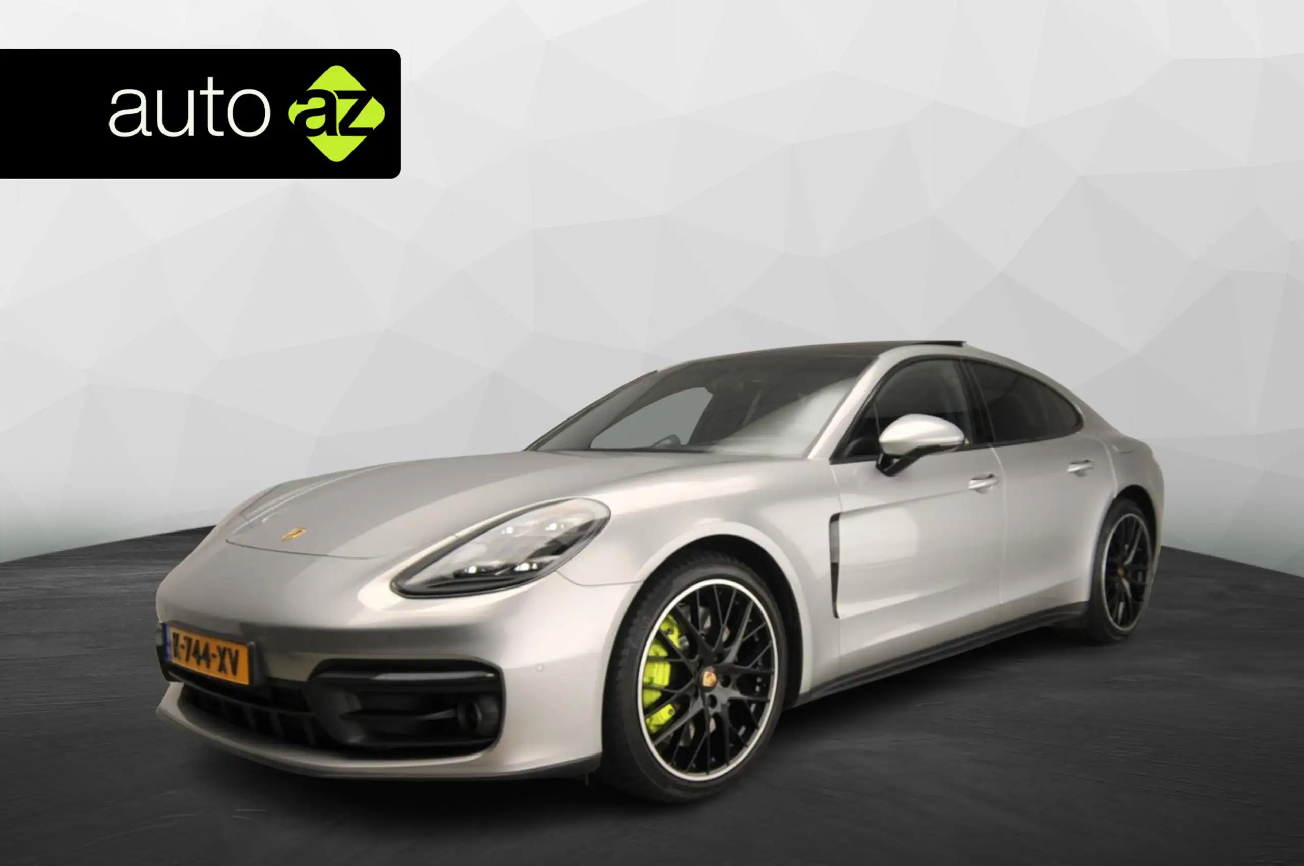 Porsche Panamera 2021