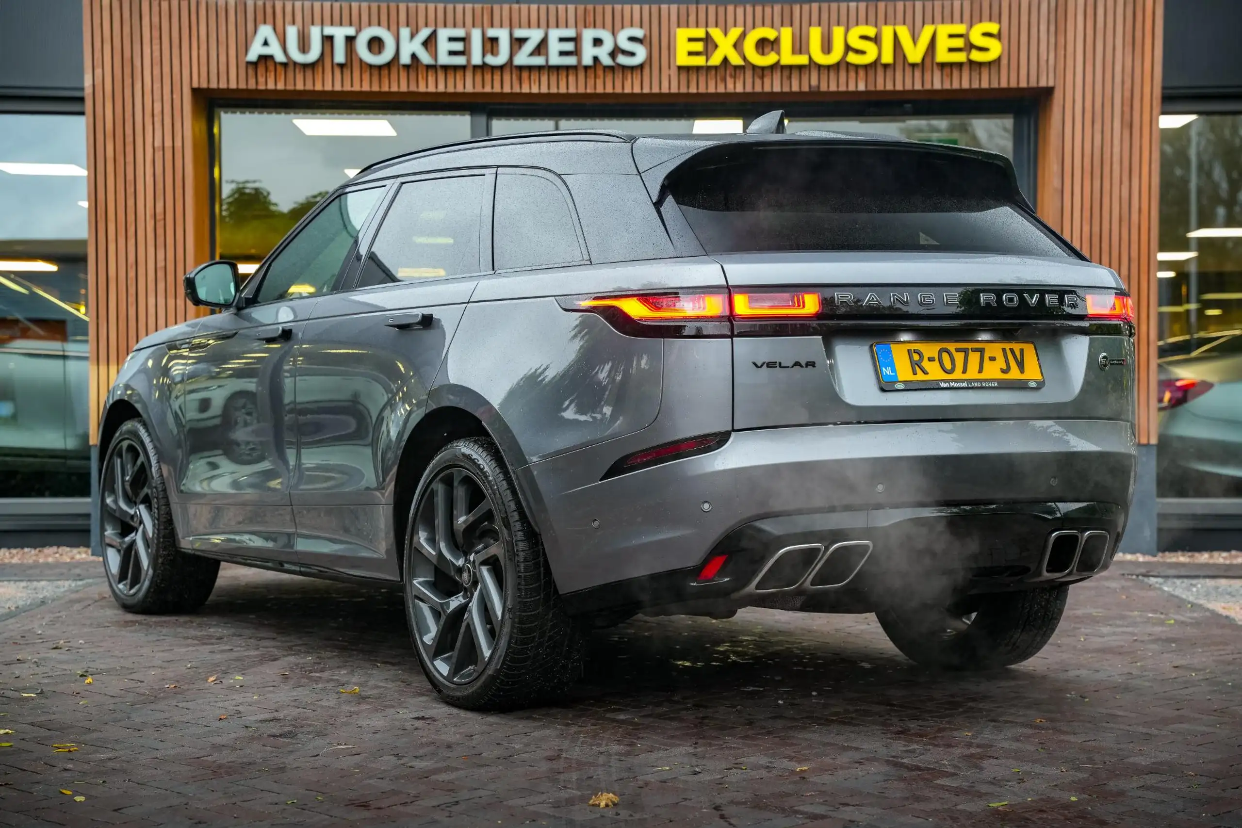 Land Rover - Range Rover Velar