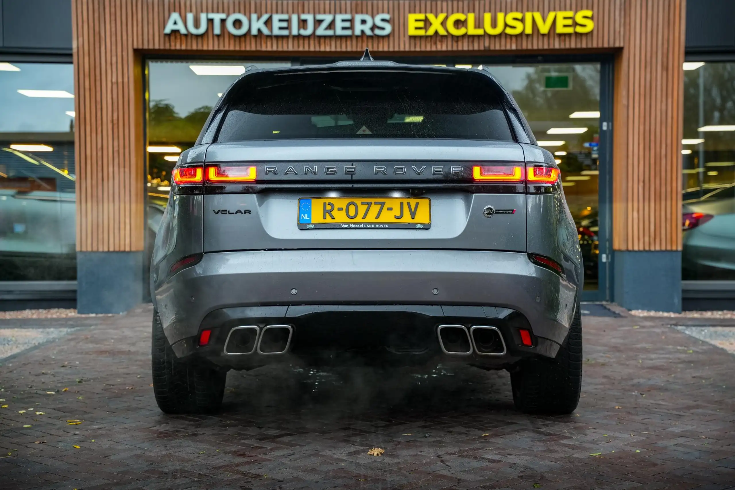 Land Rover - Range Rover Velar