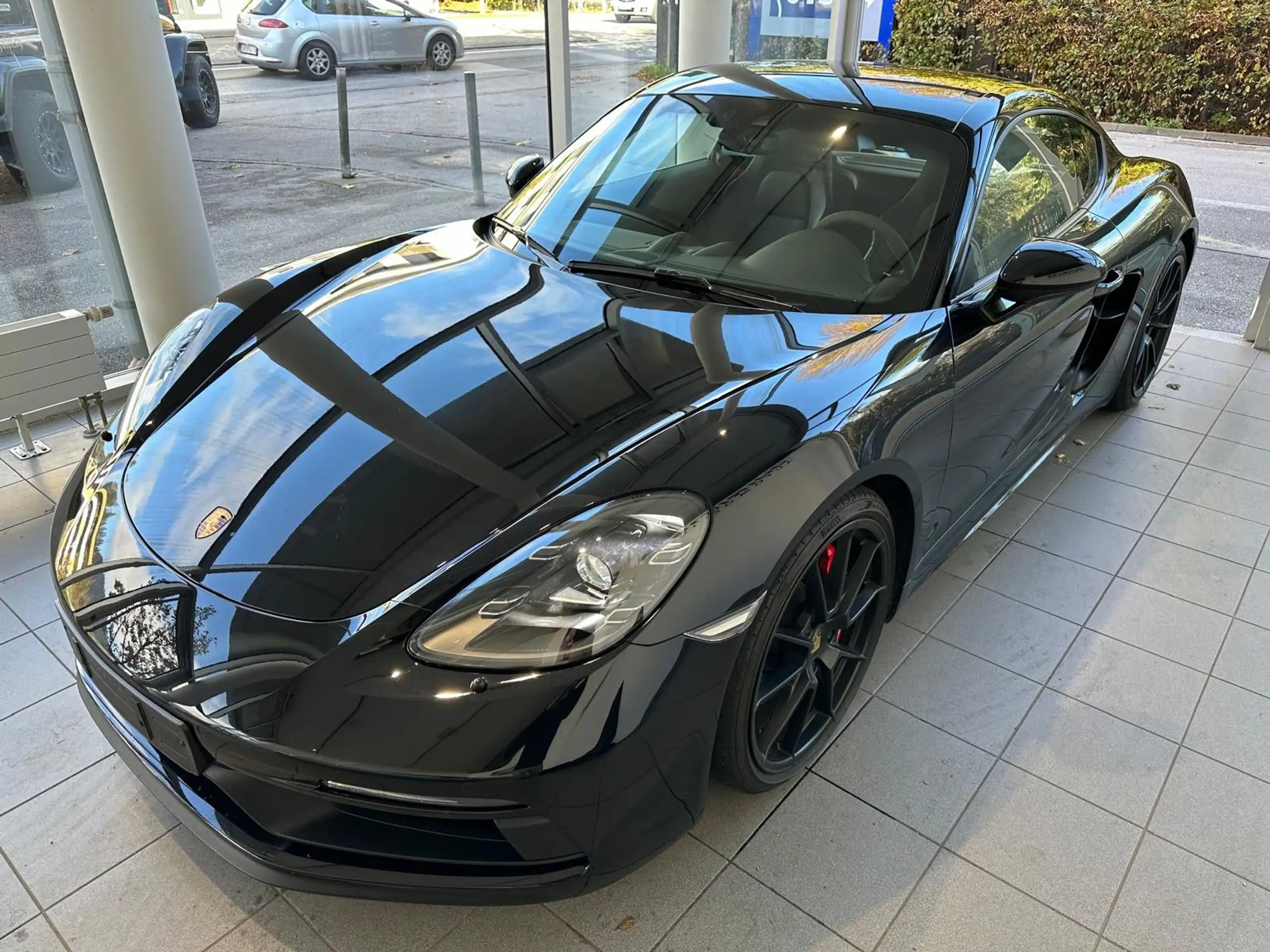 Porsche - Cayman