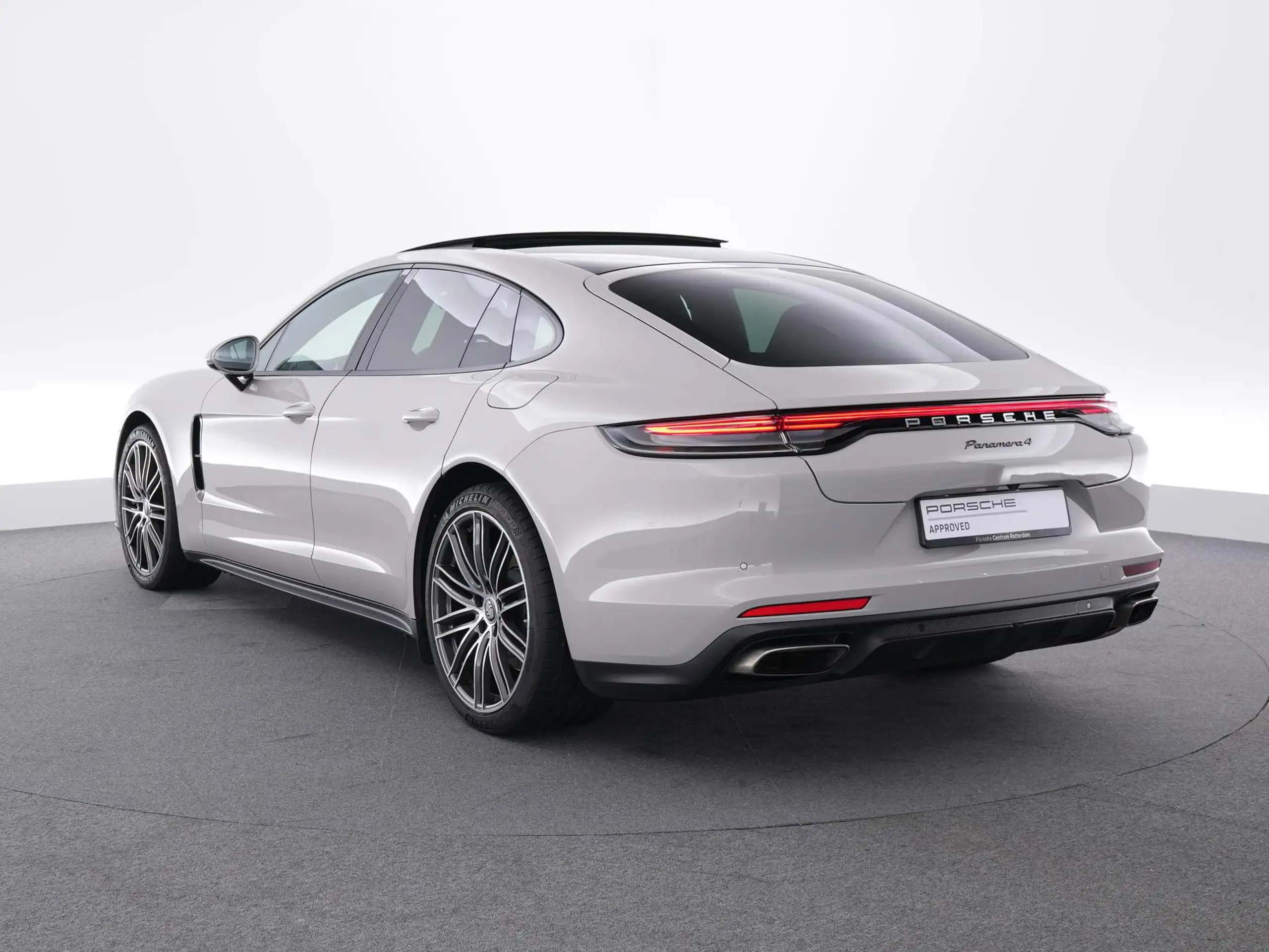 Porsche - Panamera