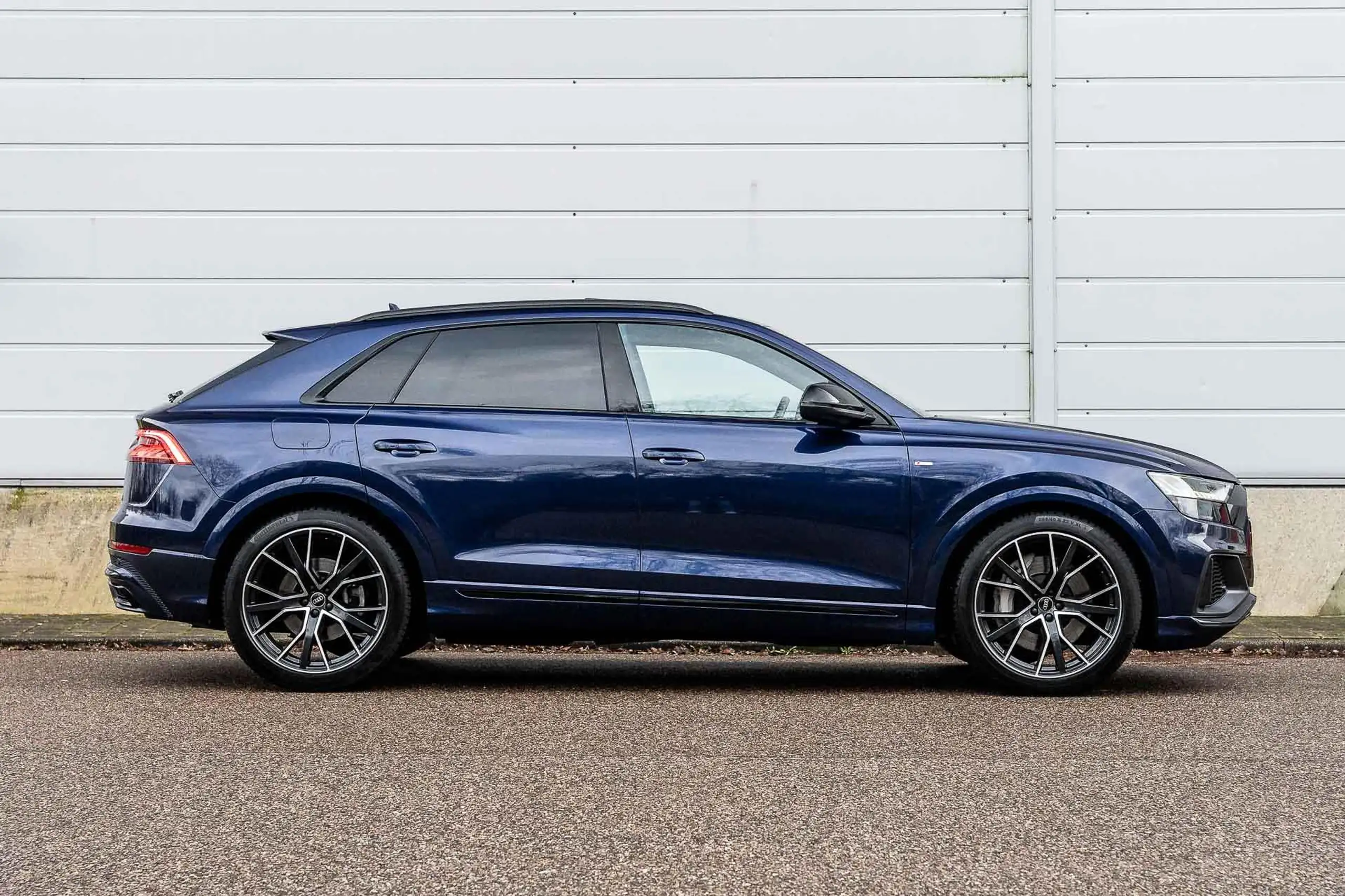 Audi - Q8