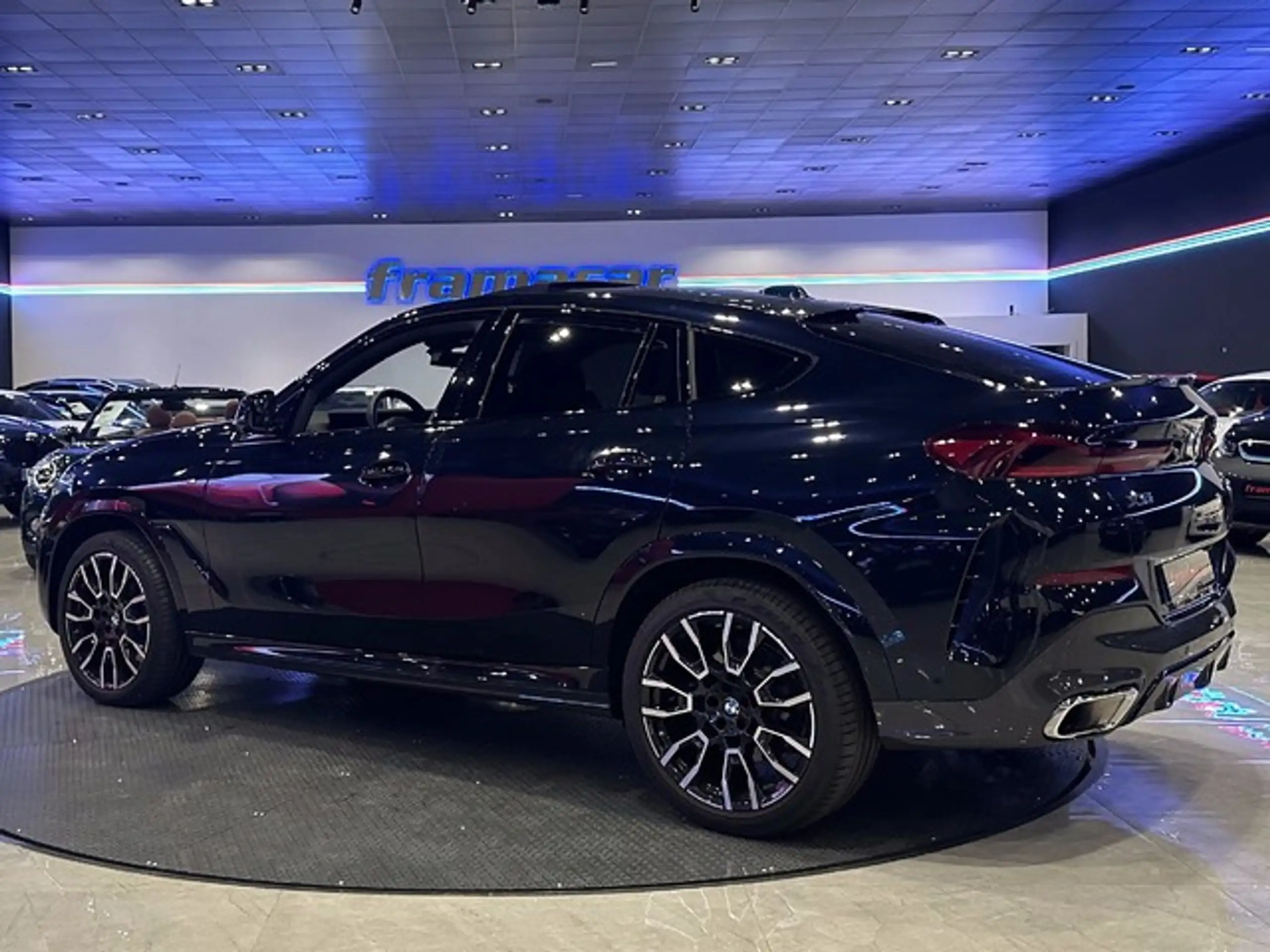 BMW - X6