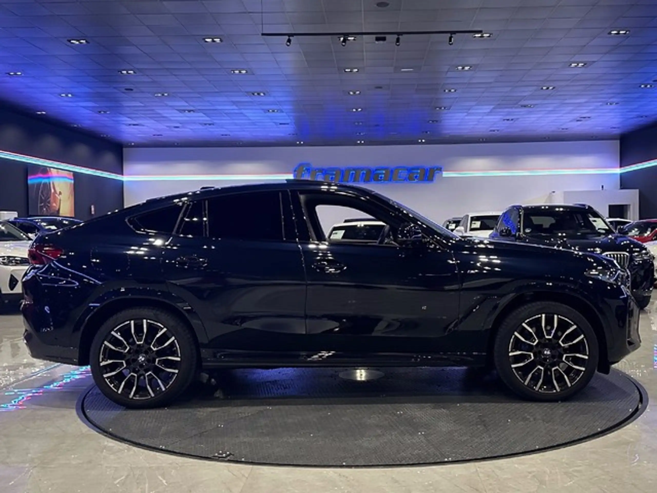 BMW - X6