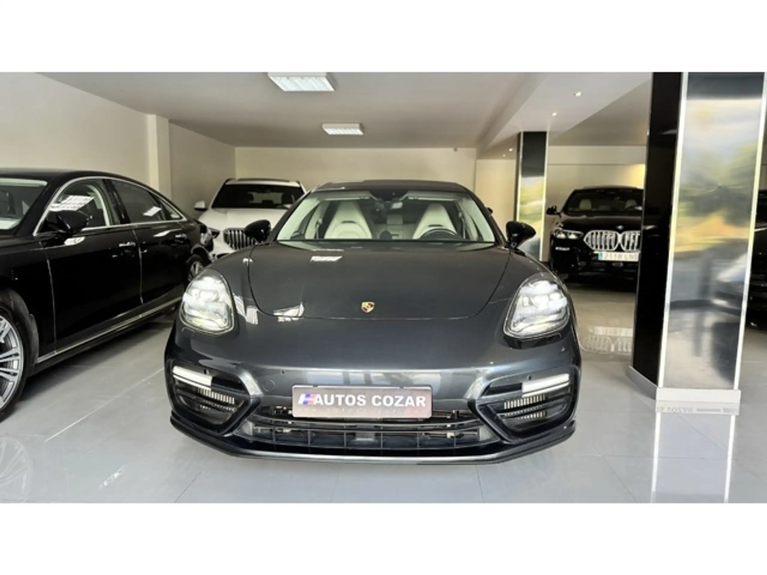 Porsche - Panamera