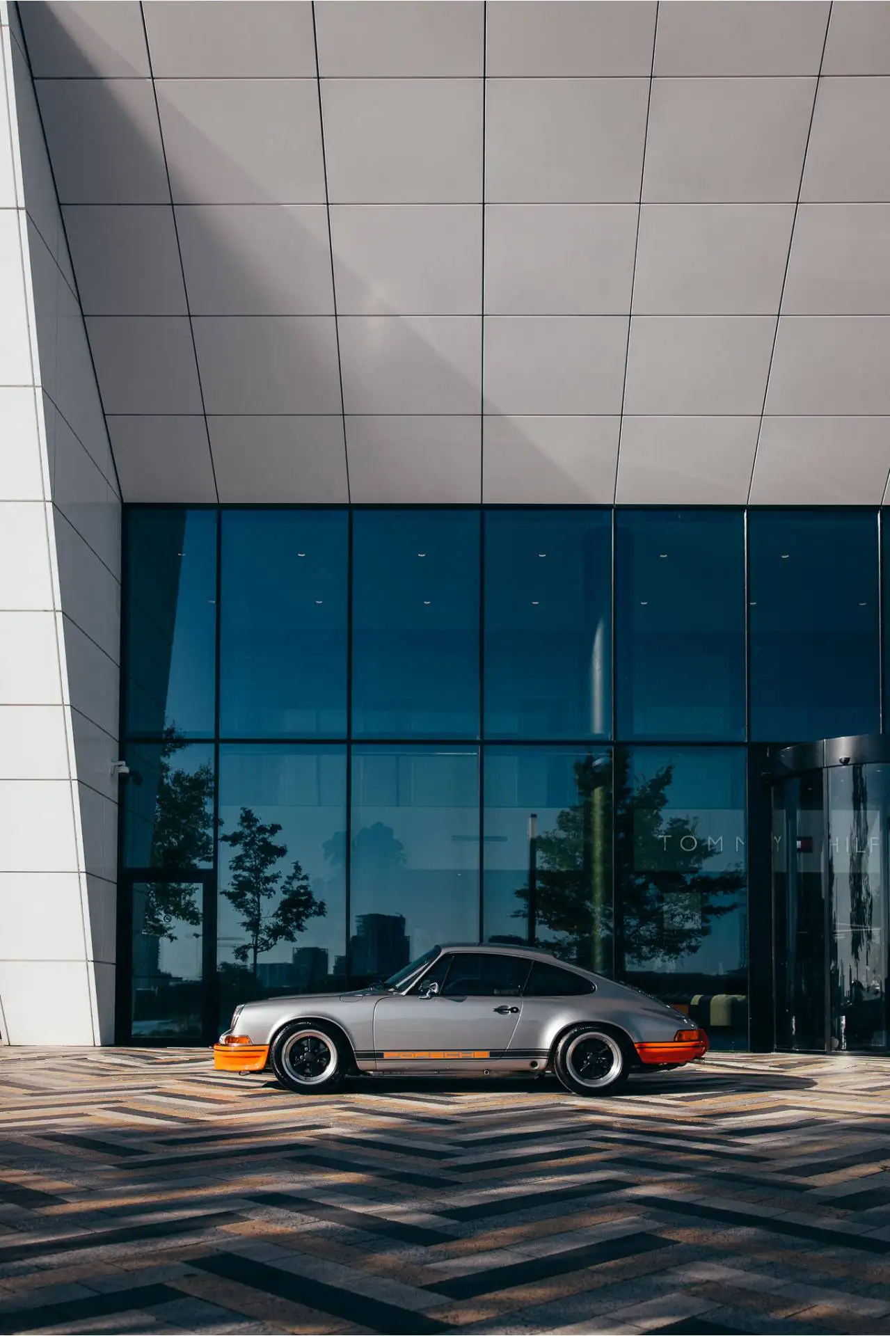 Porsche - 911