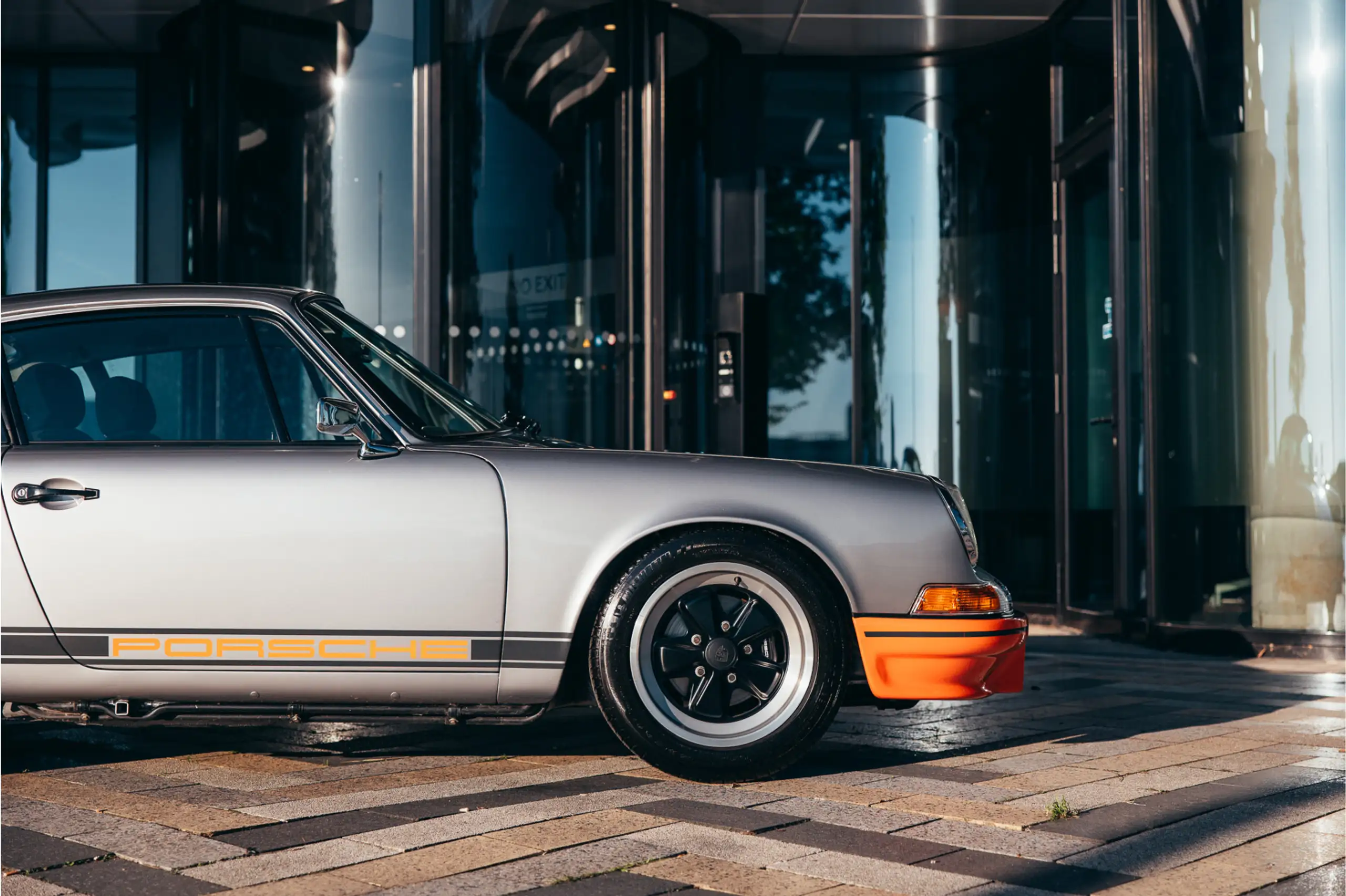 Porsche - 911