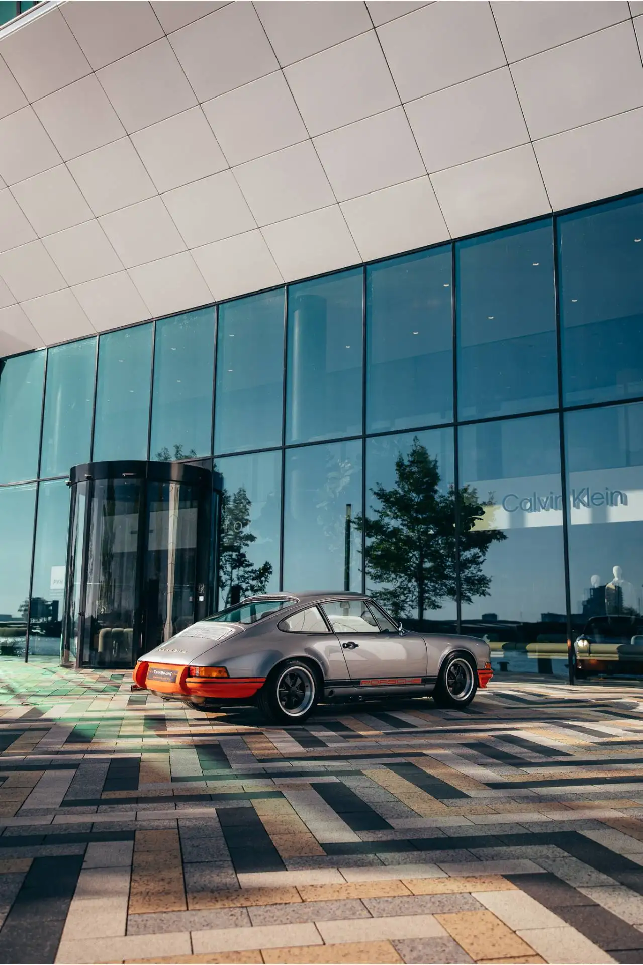 Porsche - 911