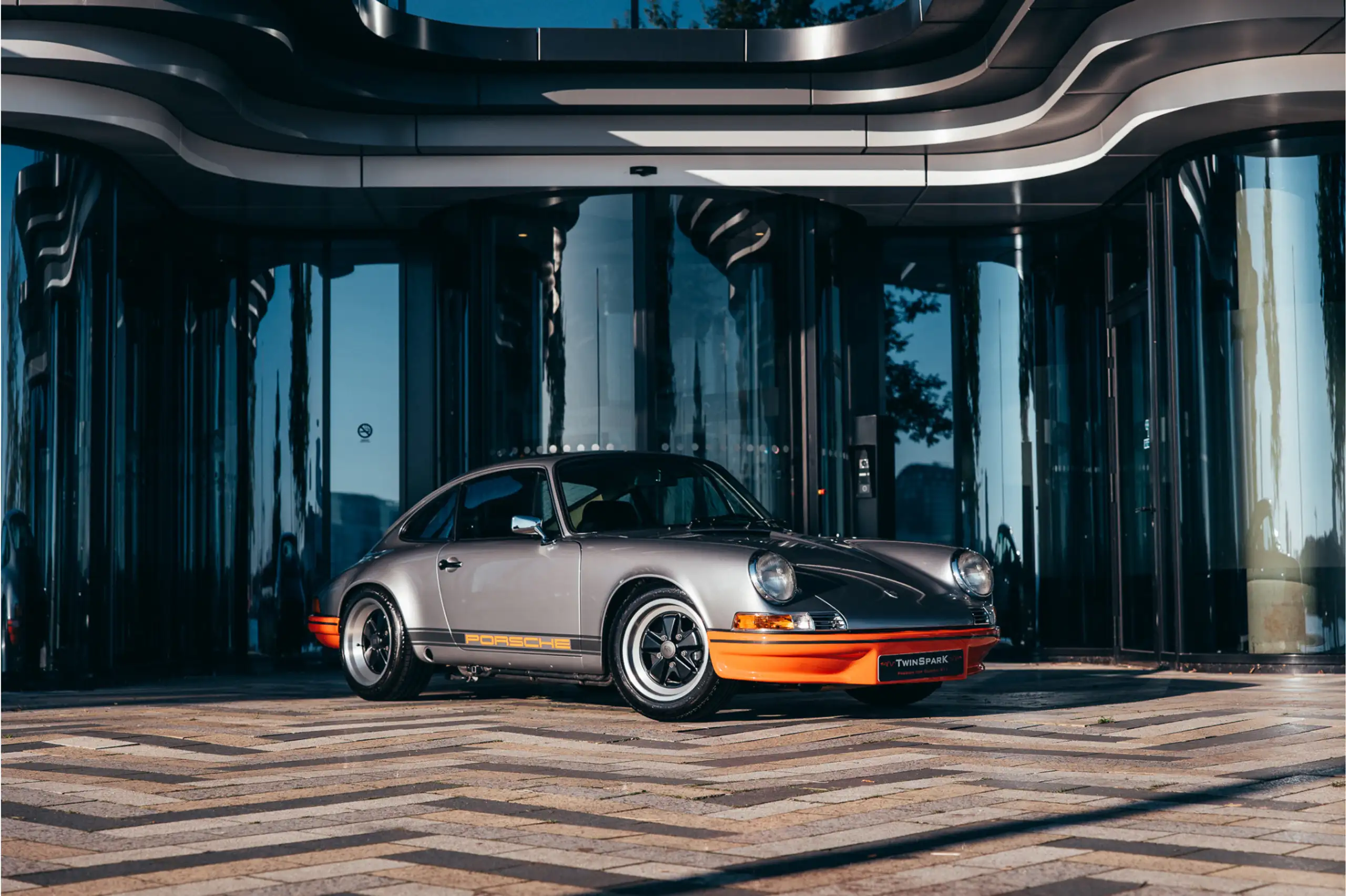 Porsche - 911