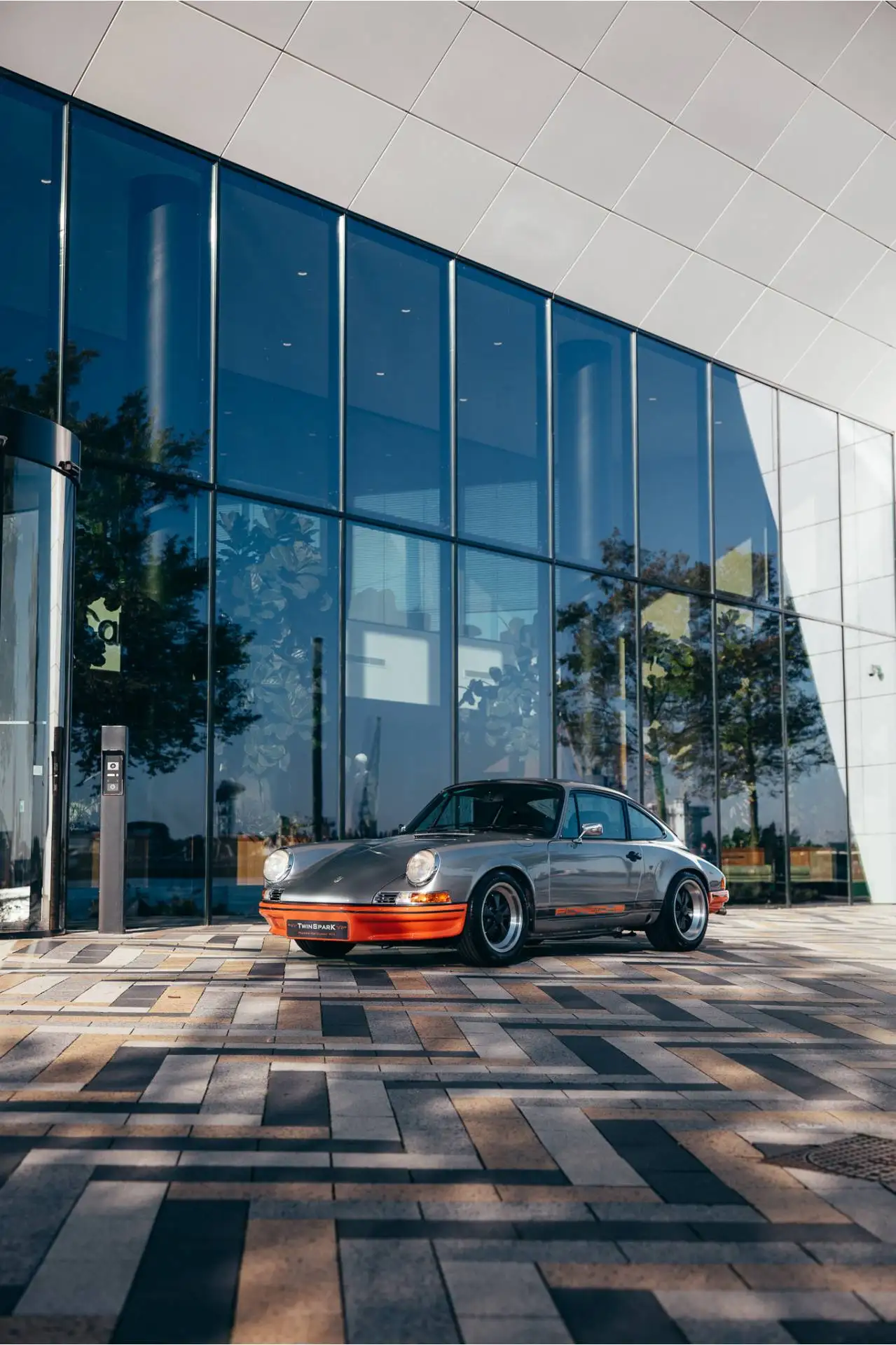 Porsche - 911