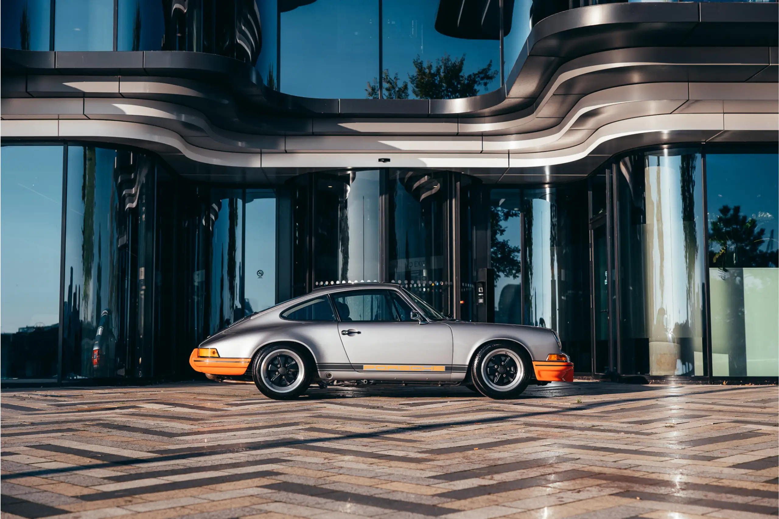 Porsche - 911