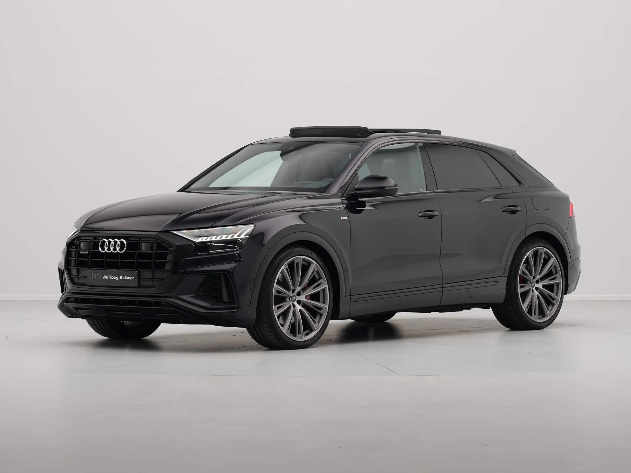 Audi - Q8