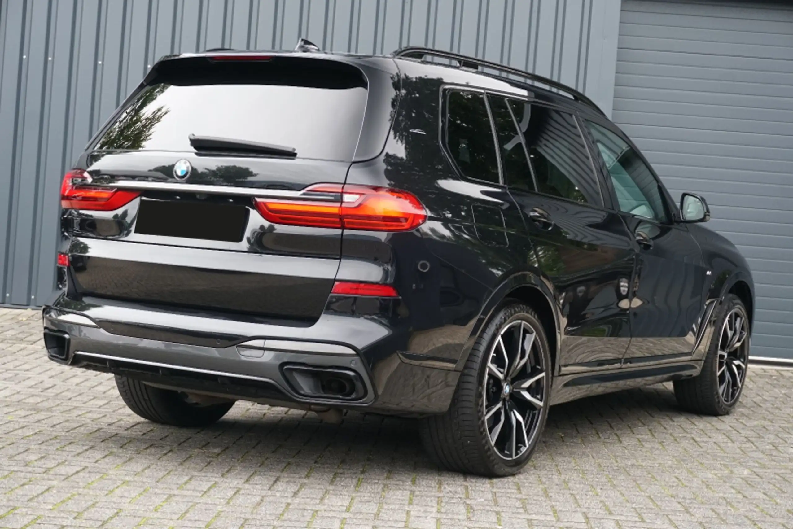 BMW - X7