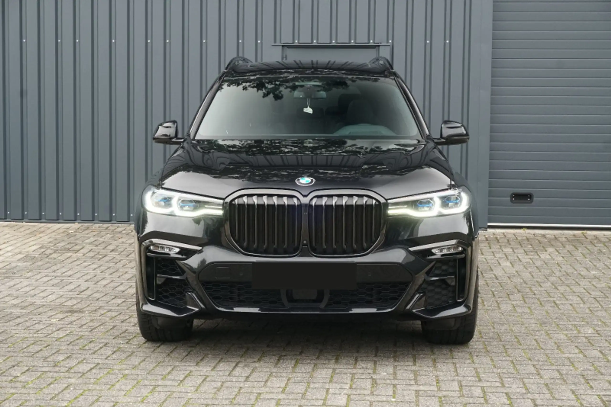 BMW - X7