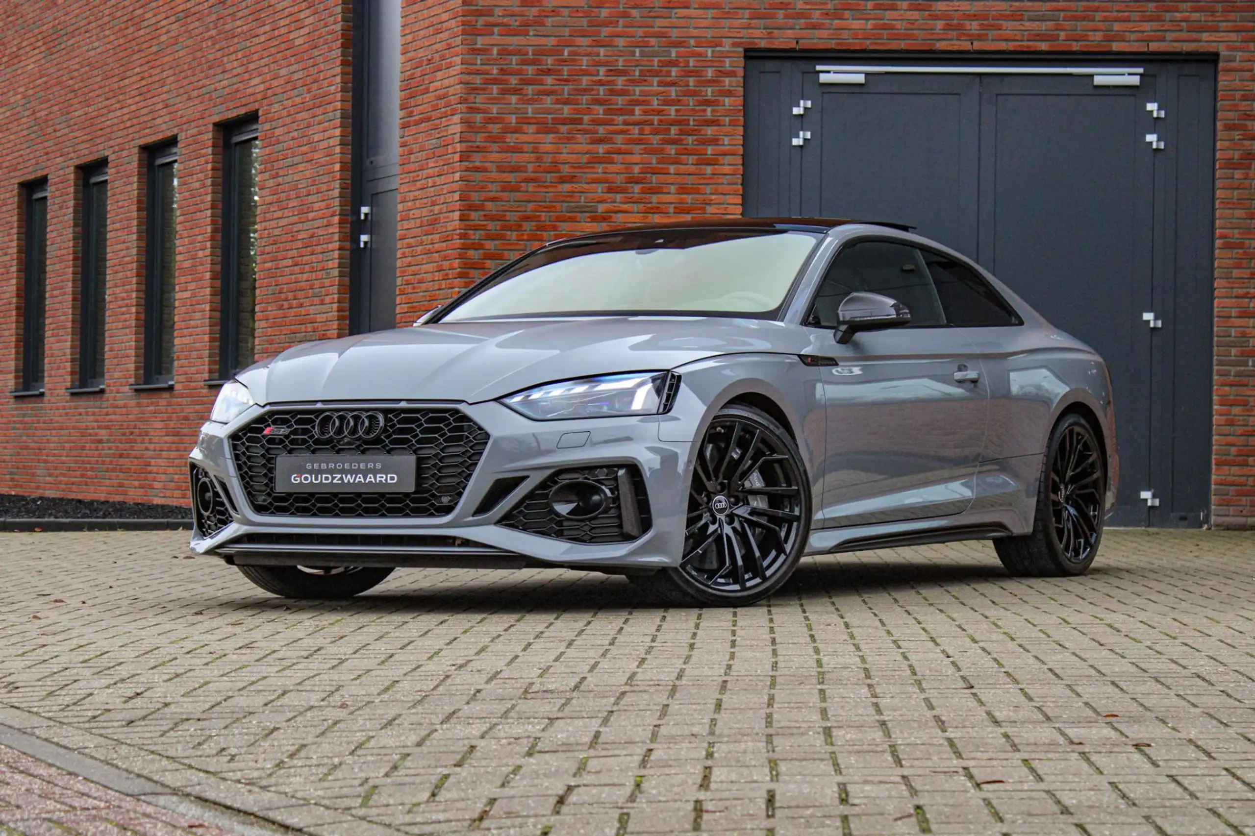 Audi - RS5