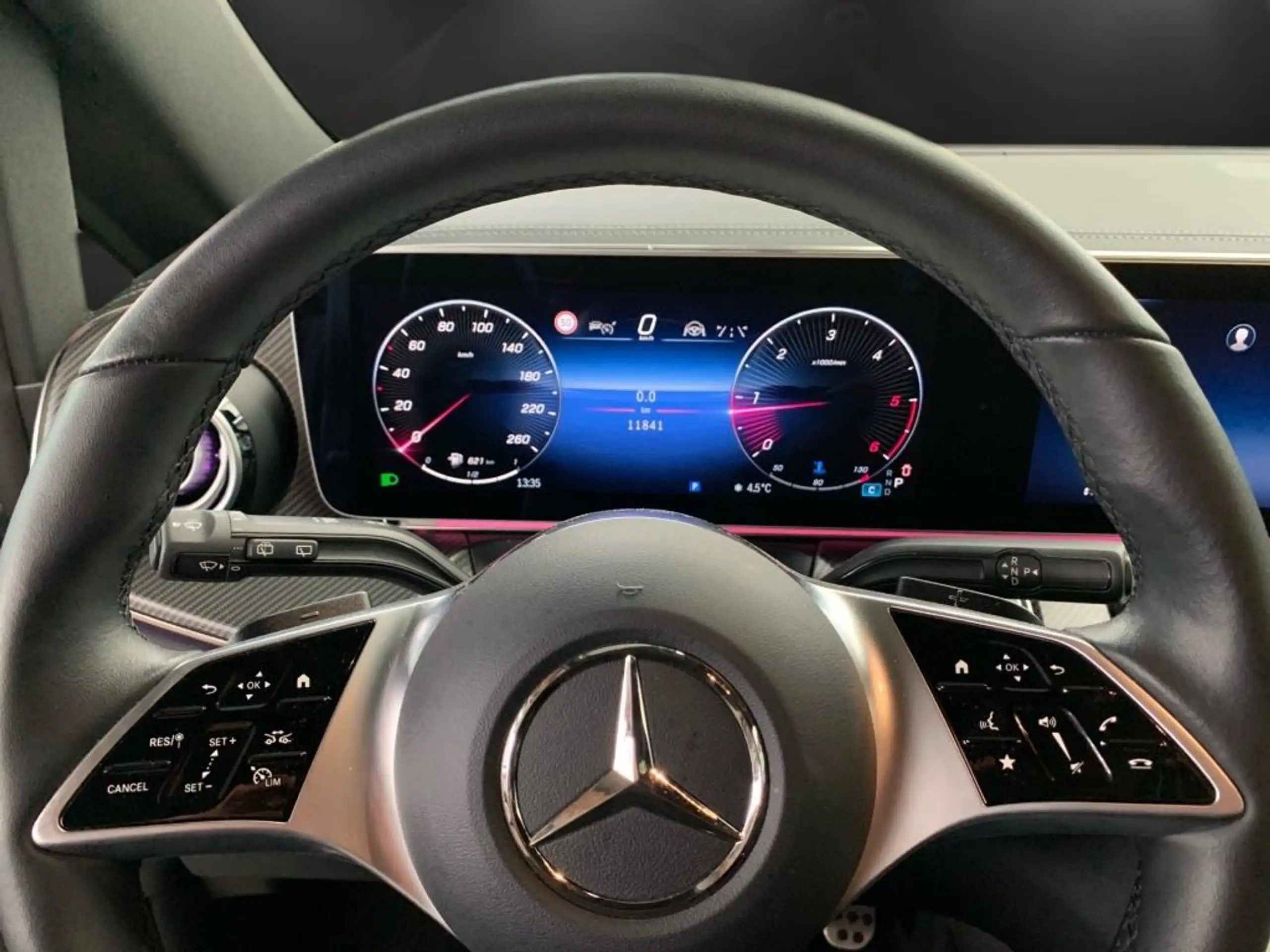 Mercedes-Benz - V 300