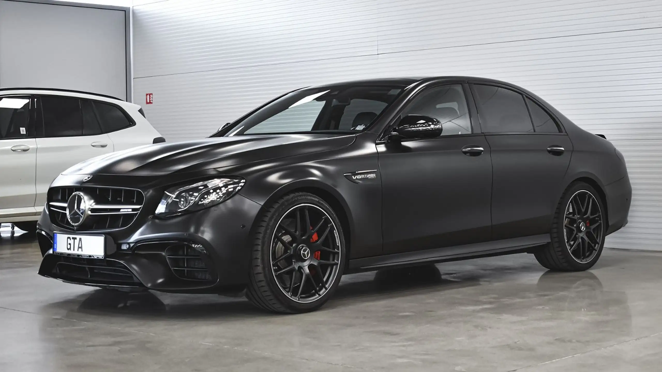 Mercedes-Benz - E 63 AMG