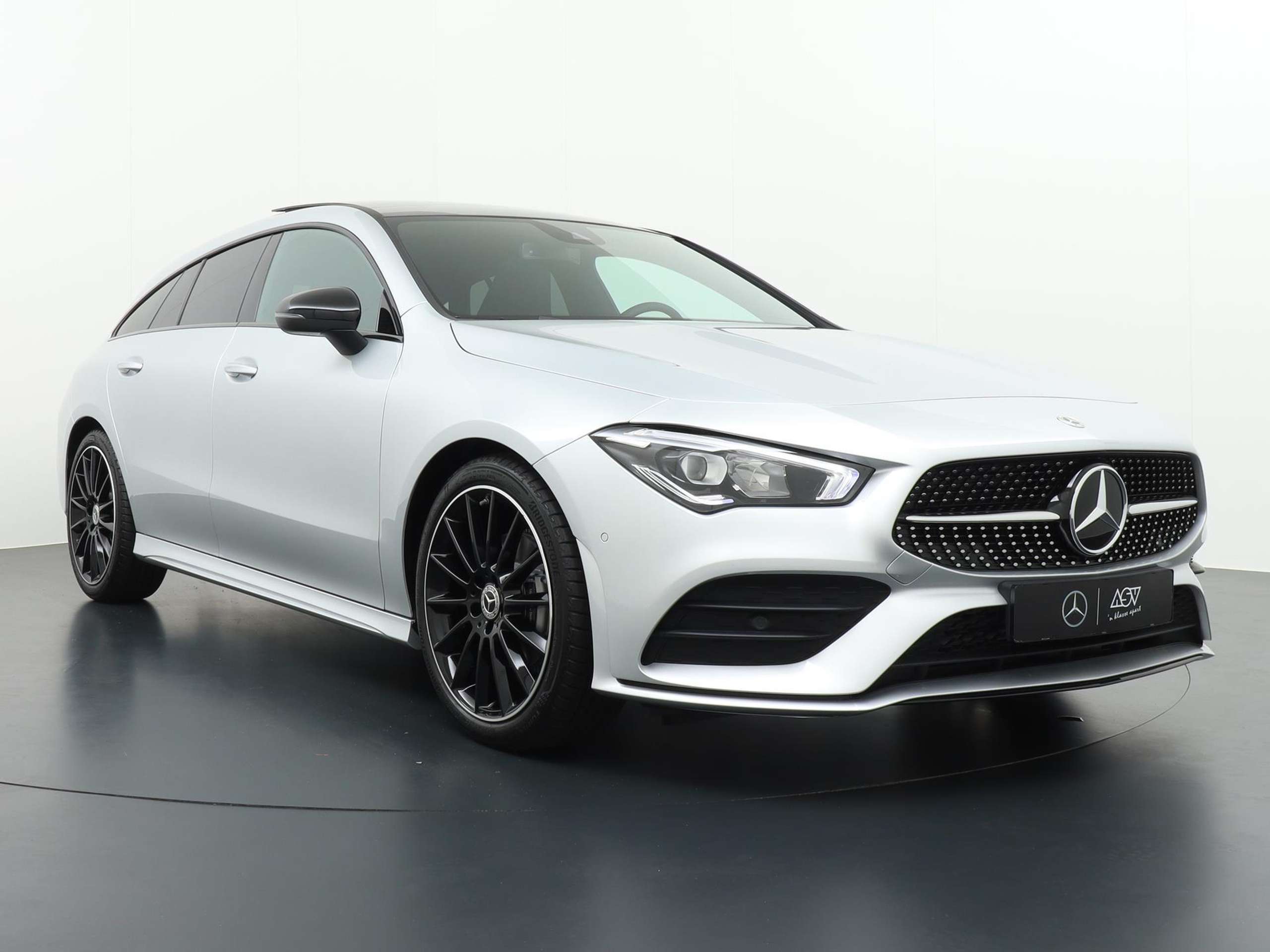 Mercedes-Benz - CLA 180