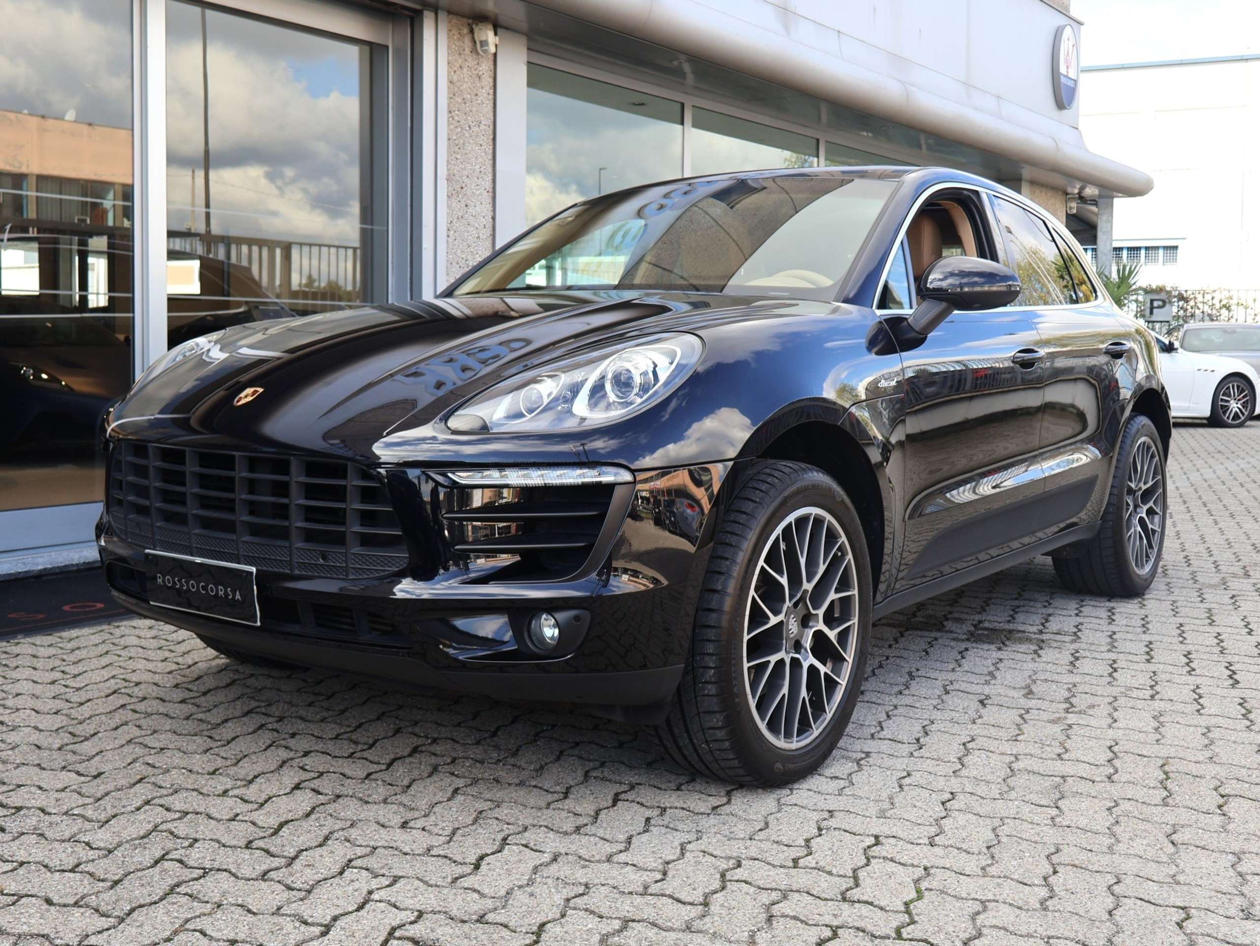 Porsche - Macan