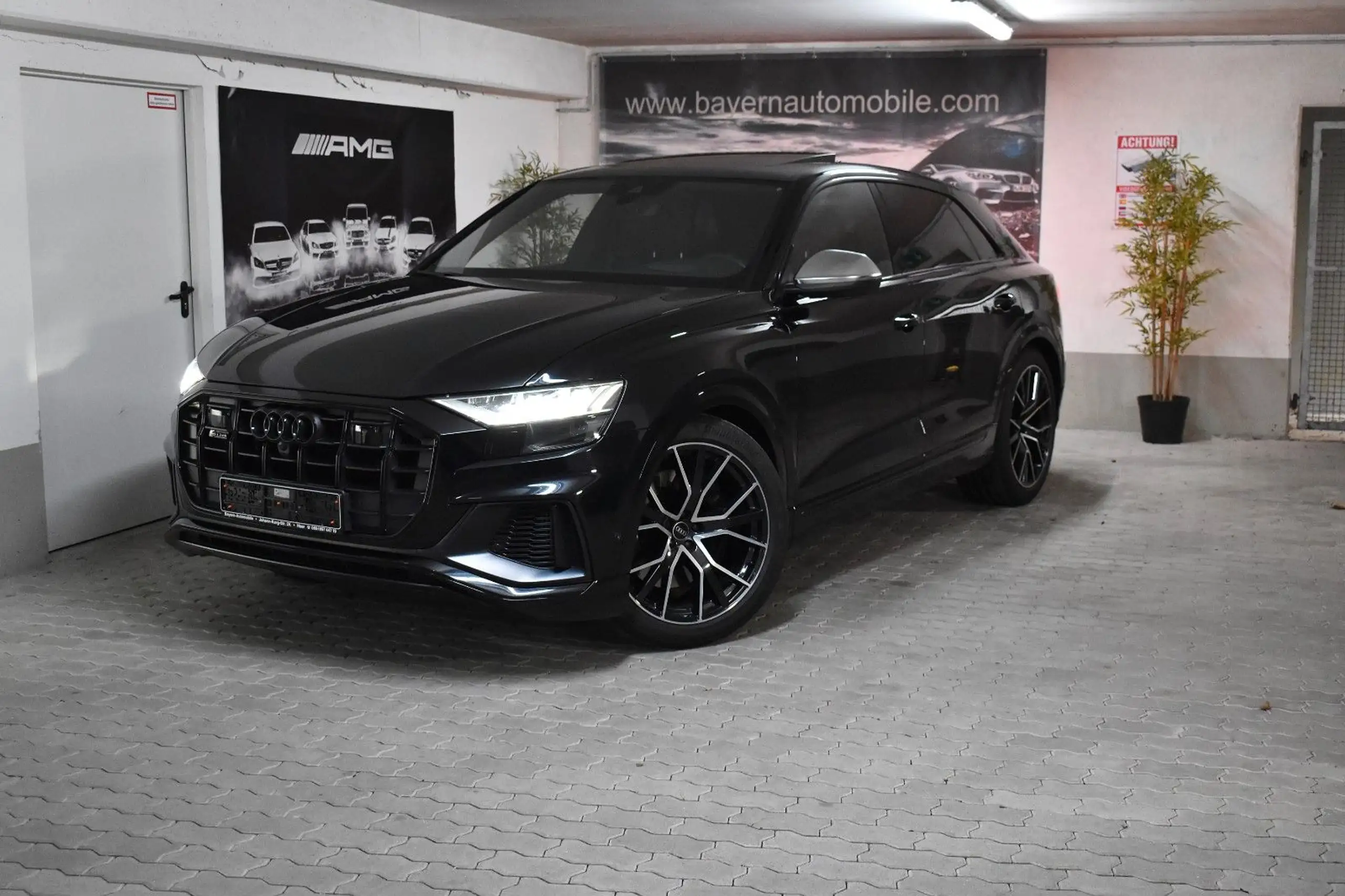 Audi - SQ8