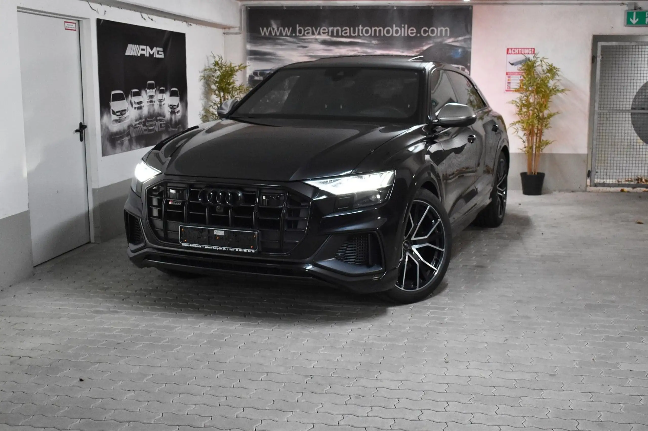 Audi - SQ8