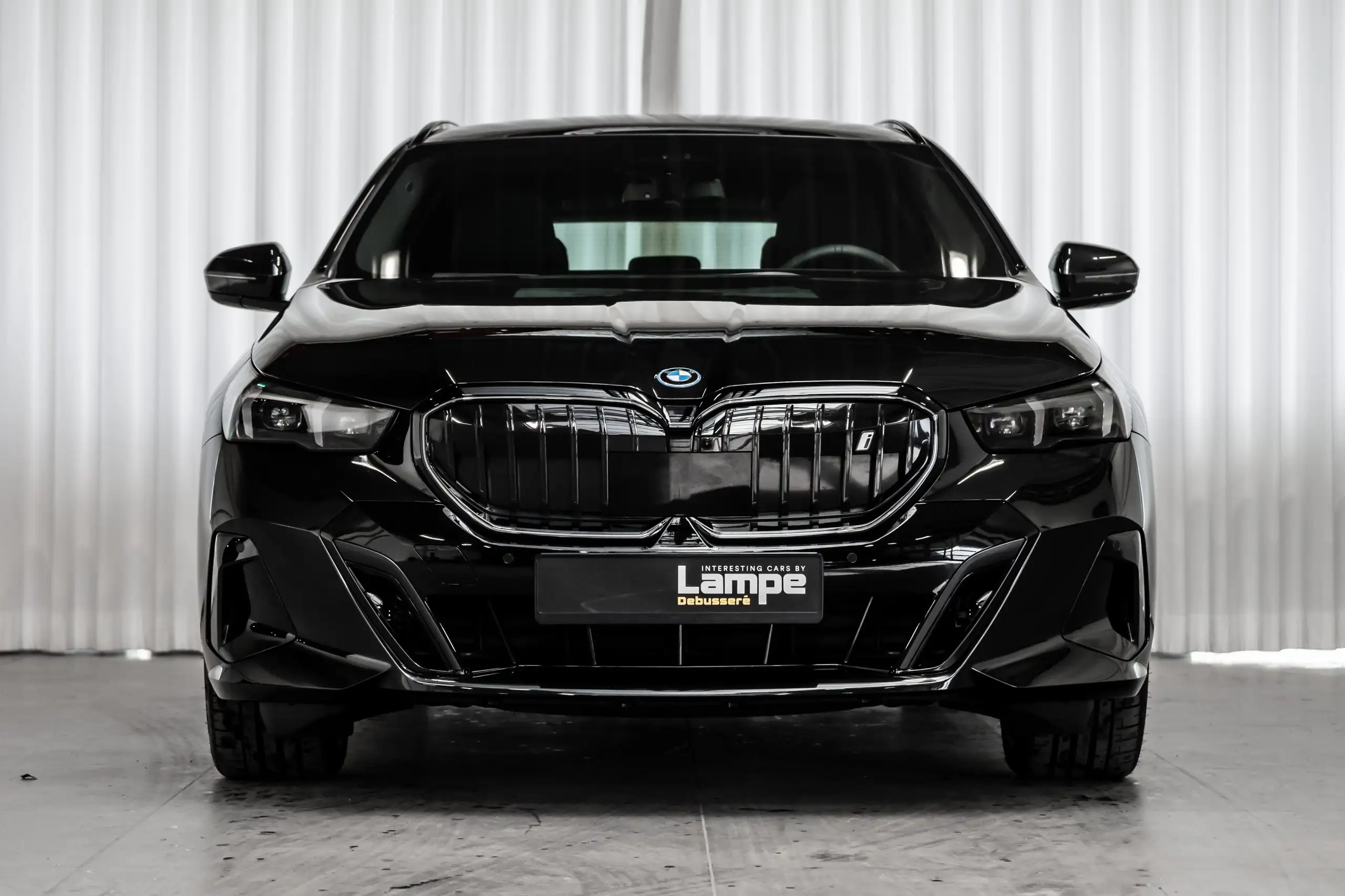 BMW - i5