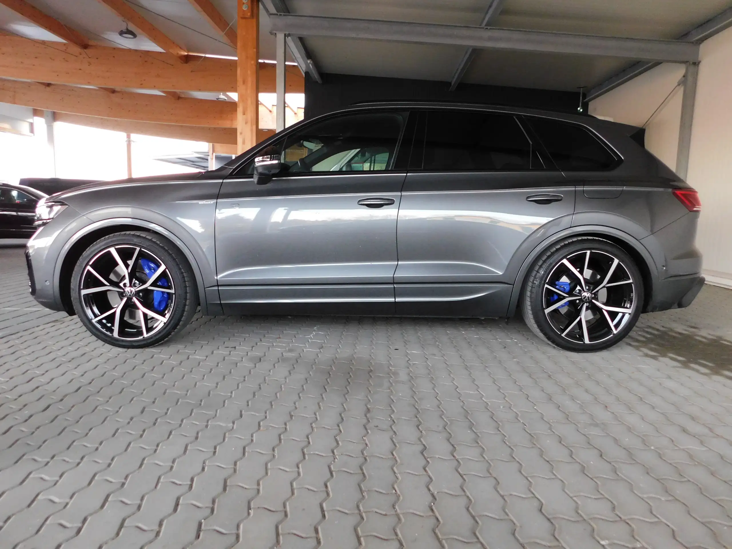 Volkswagen - Touareg