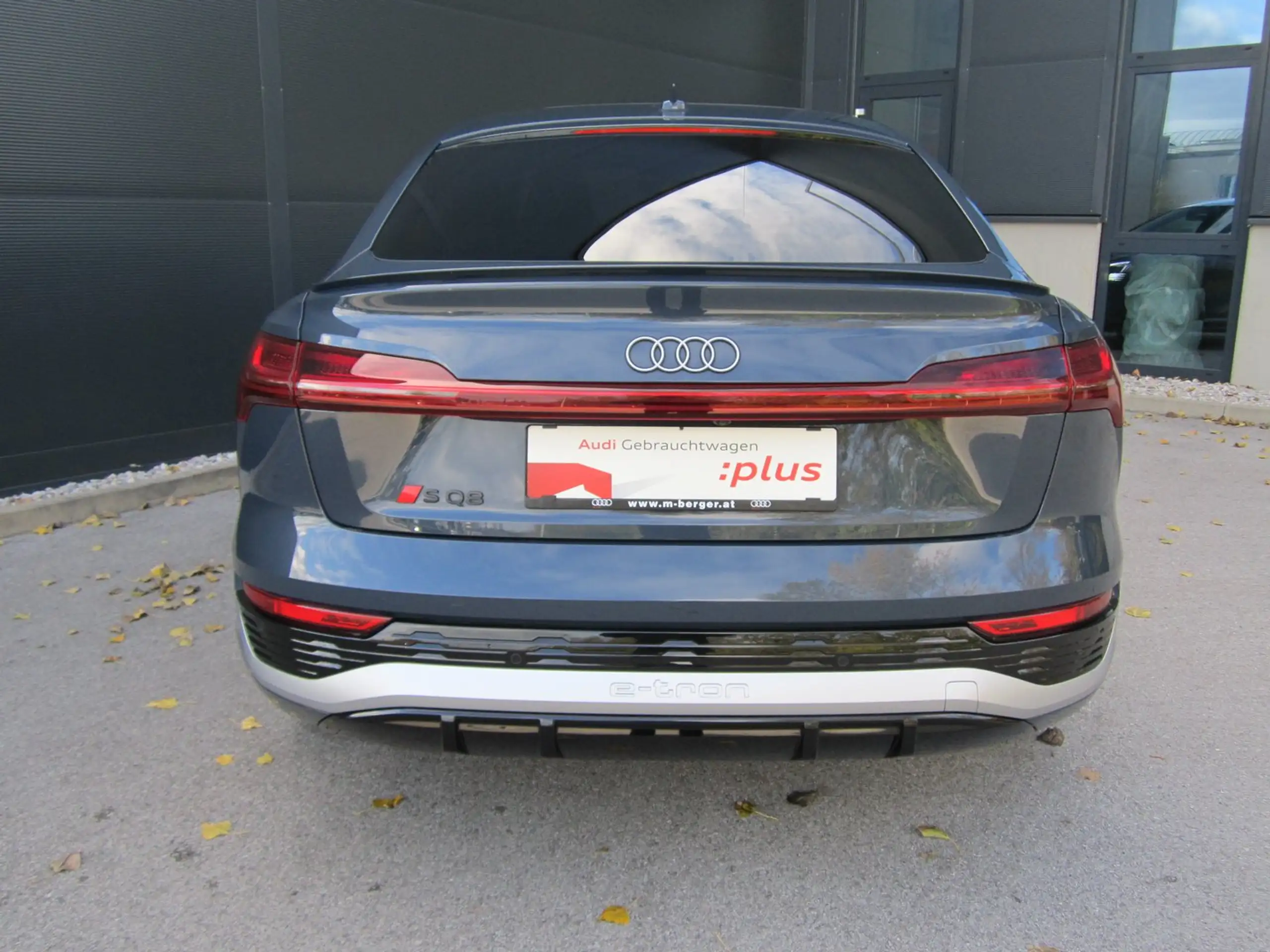 Audi - SQ8