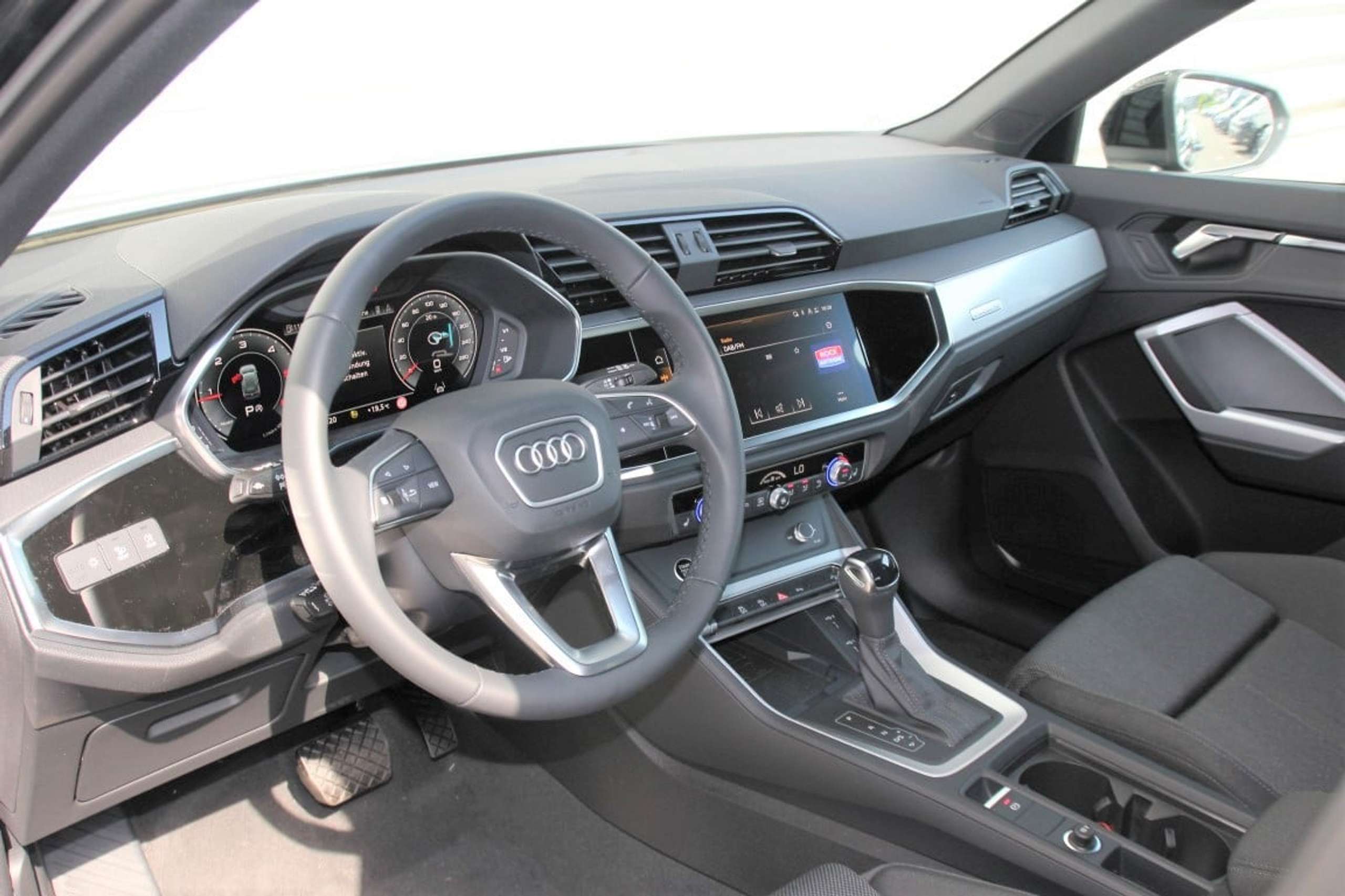 Audi - Q3