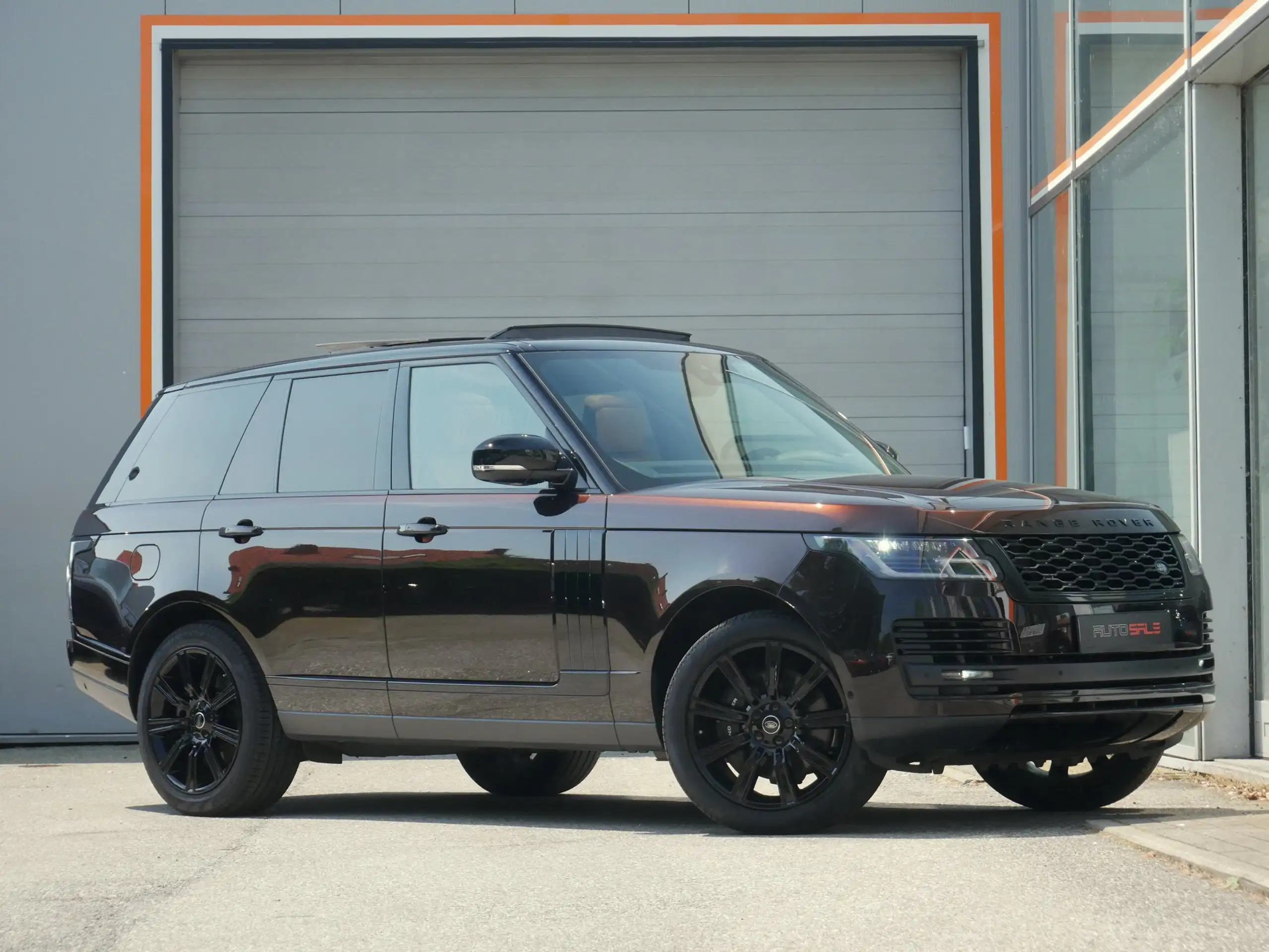 Land Rover - Range Rover