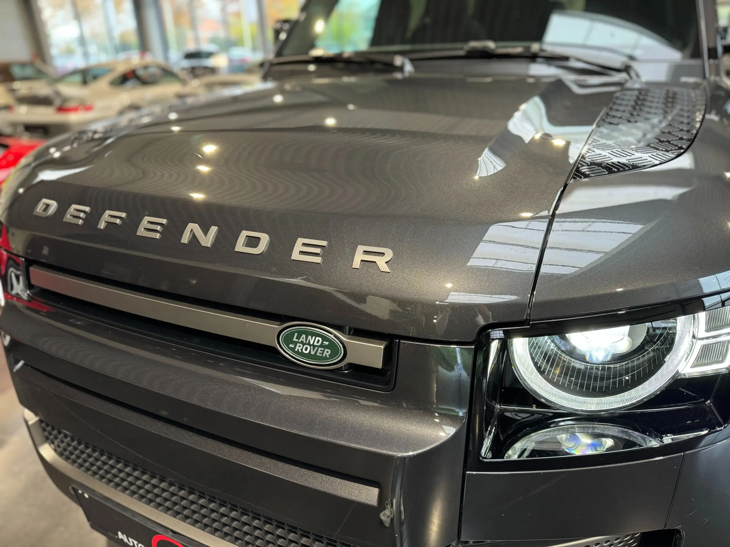 Land Rover - Defender