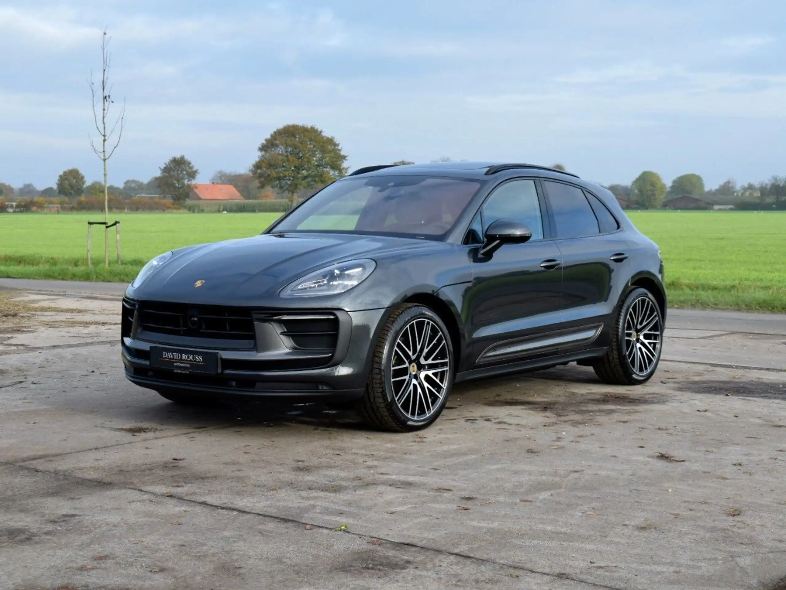 Porsche - Macan