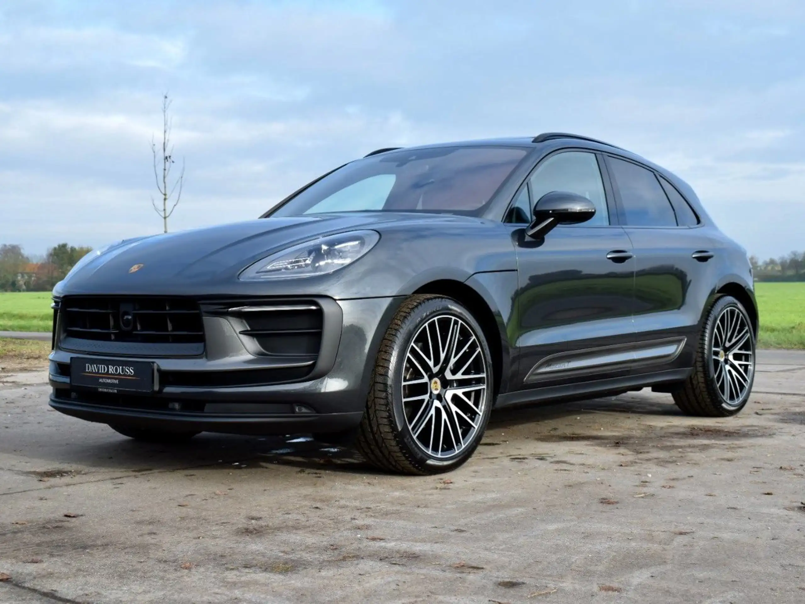 Porsche - Macan