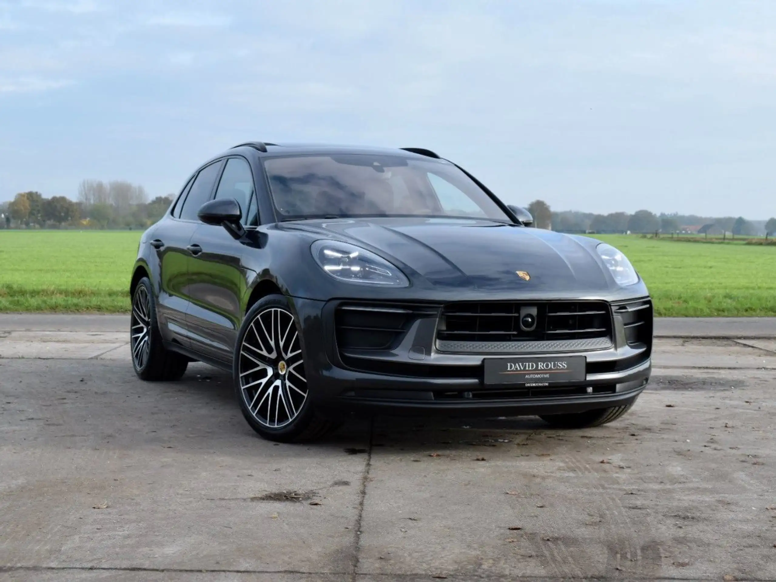 Porsche - Macan