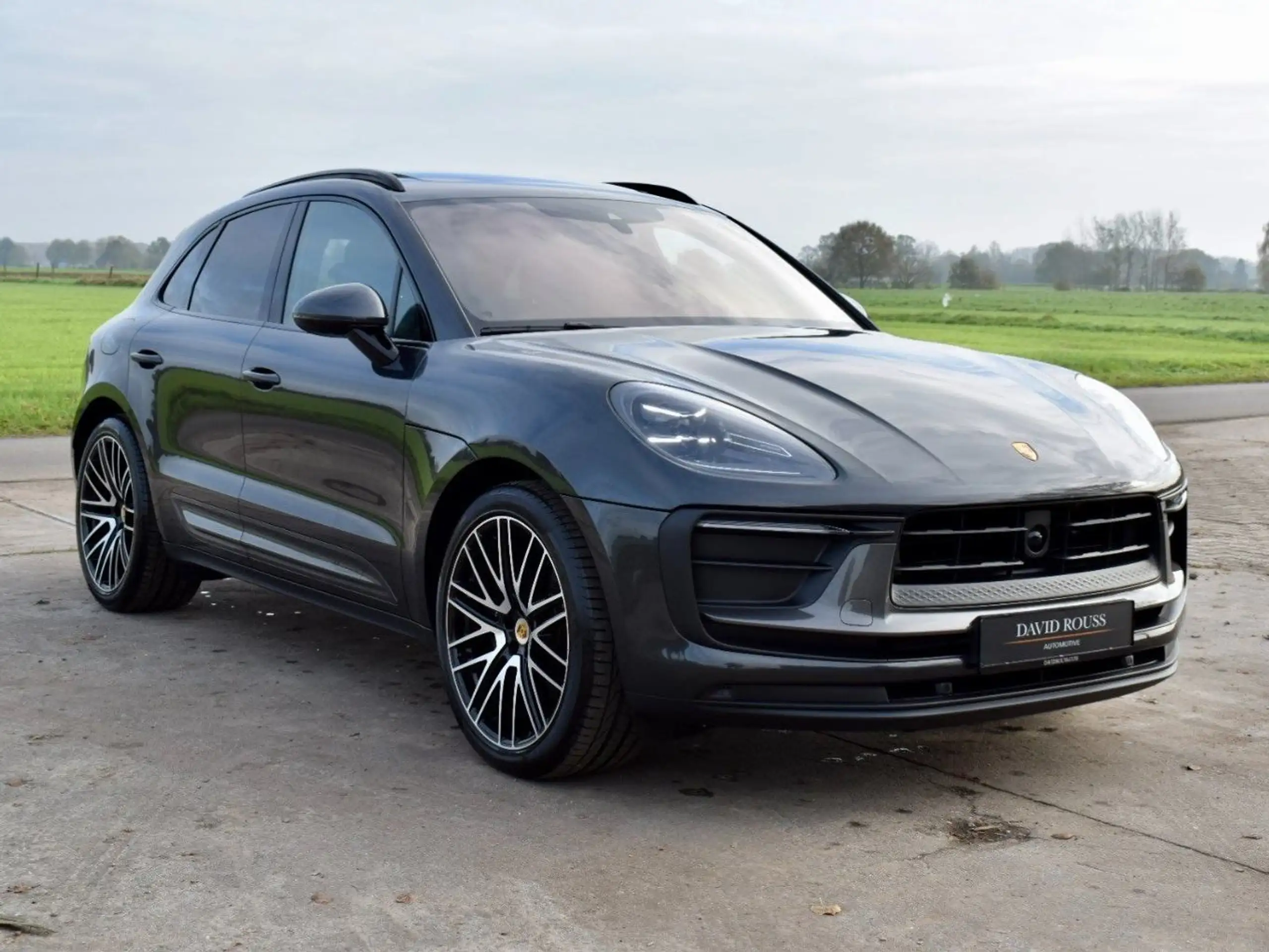 Porsche - Macan