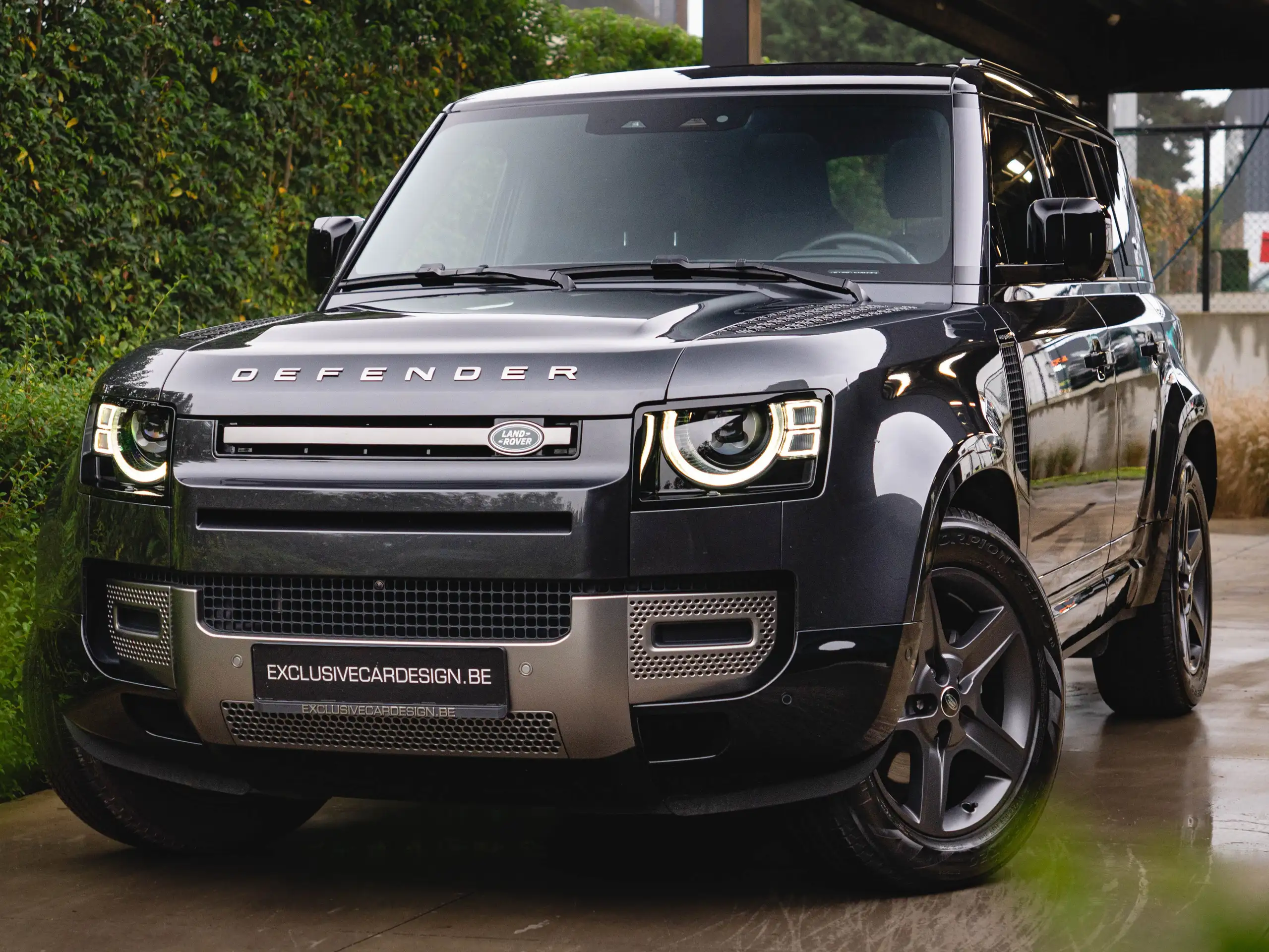 Land Rover Defender 2023