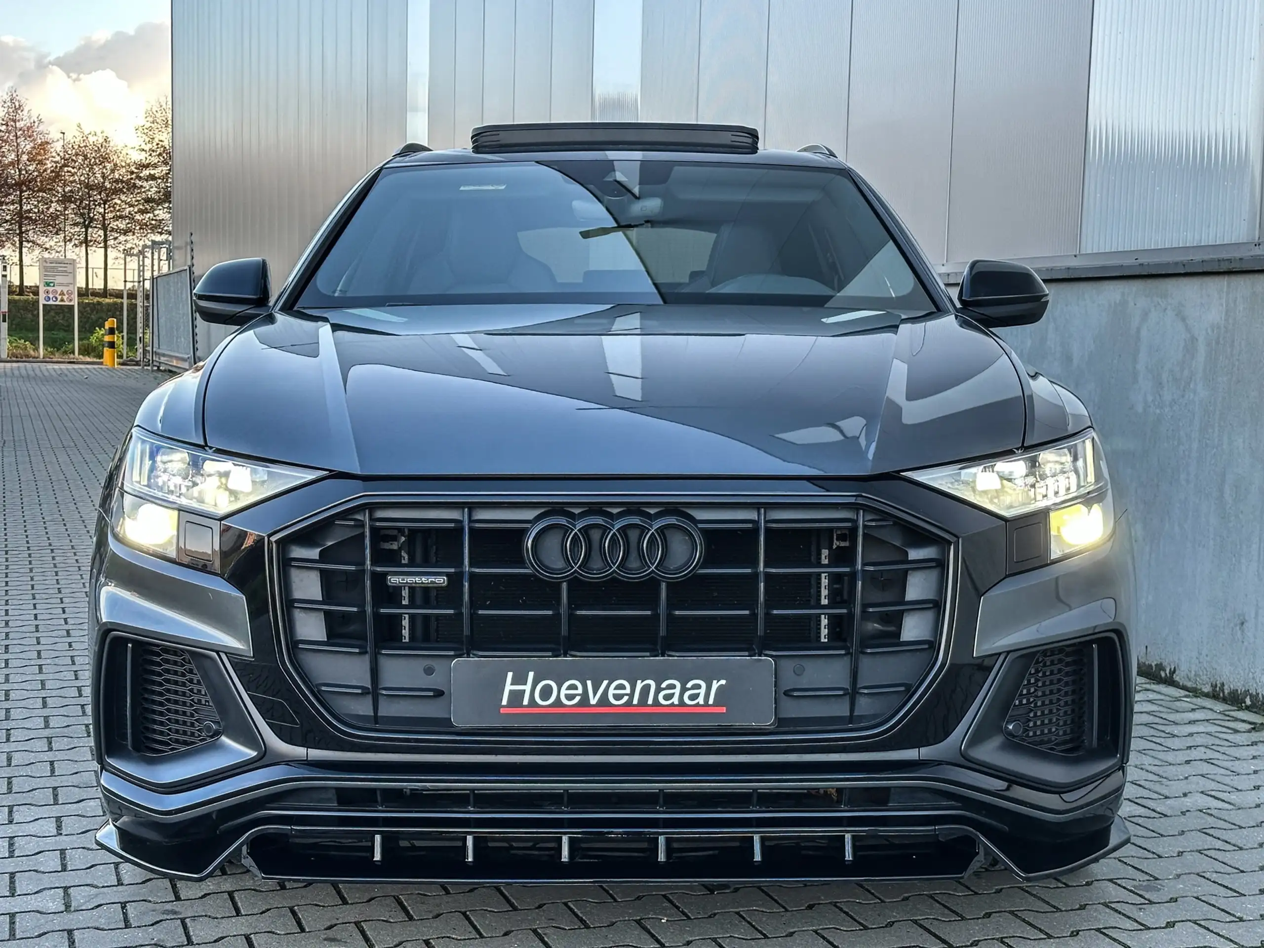 Audi - Q8