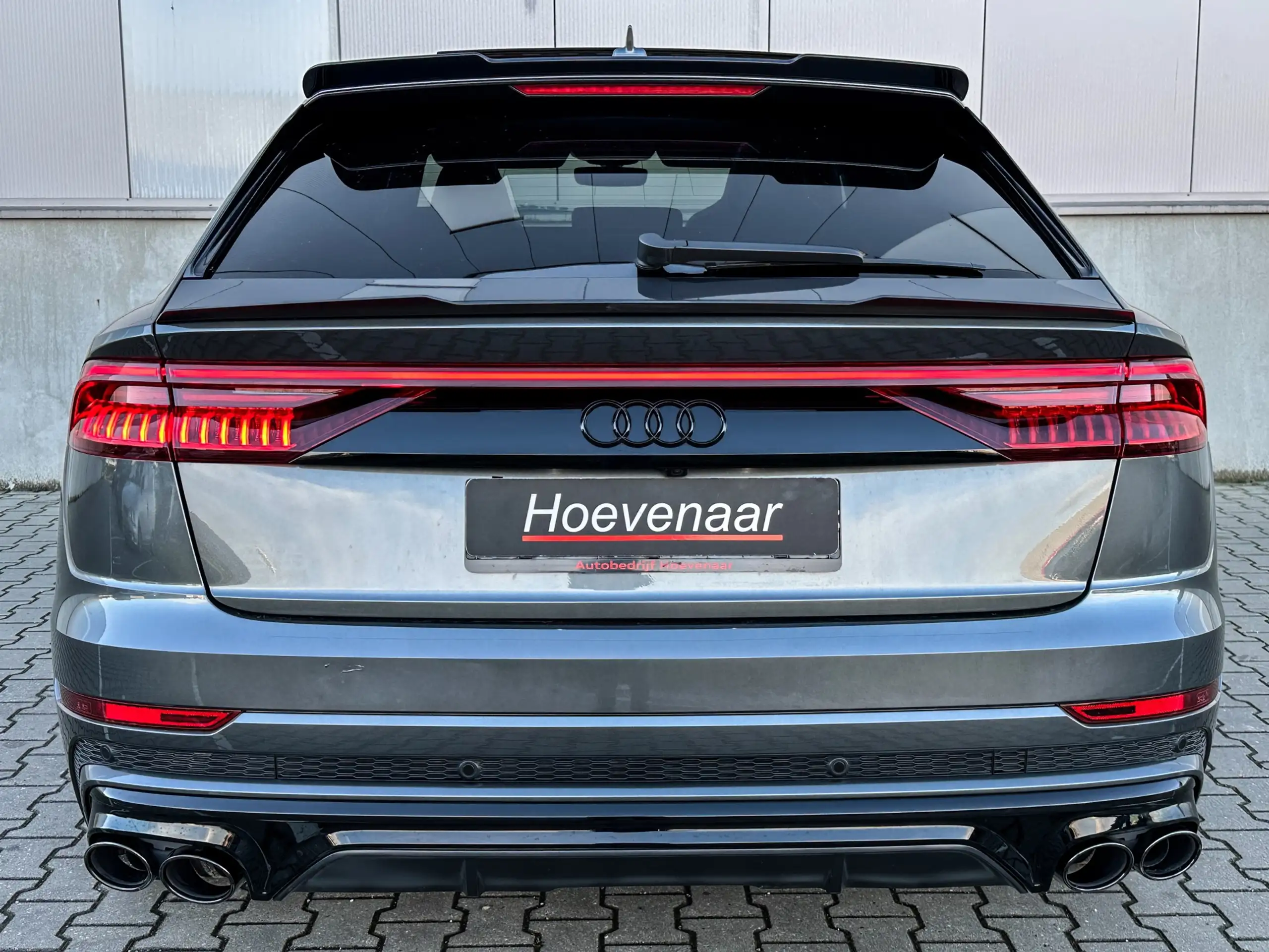 Audi - Q8