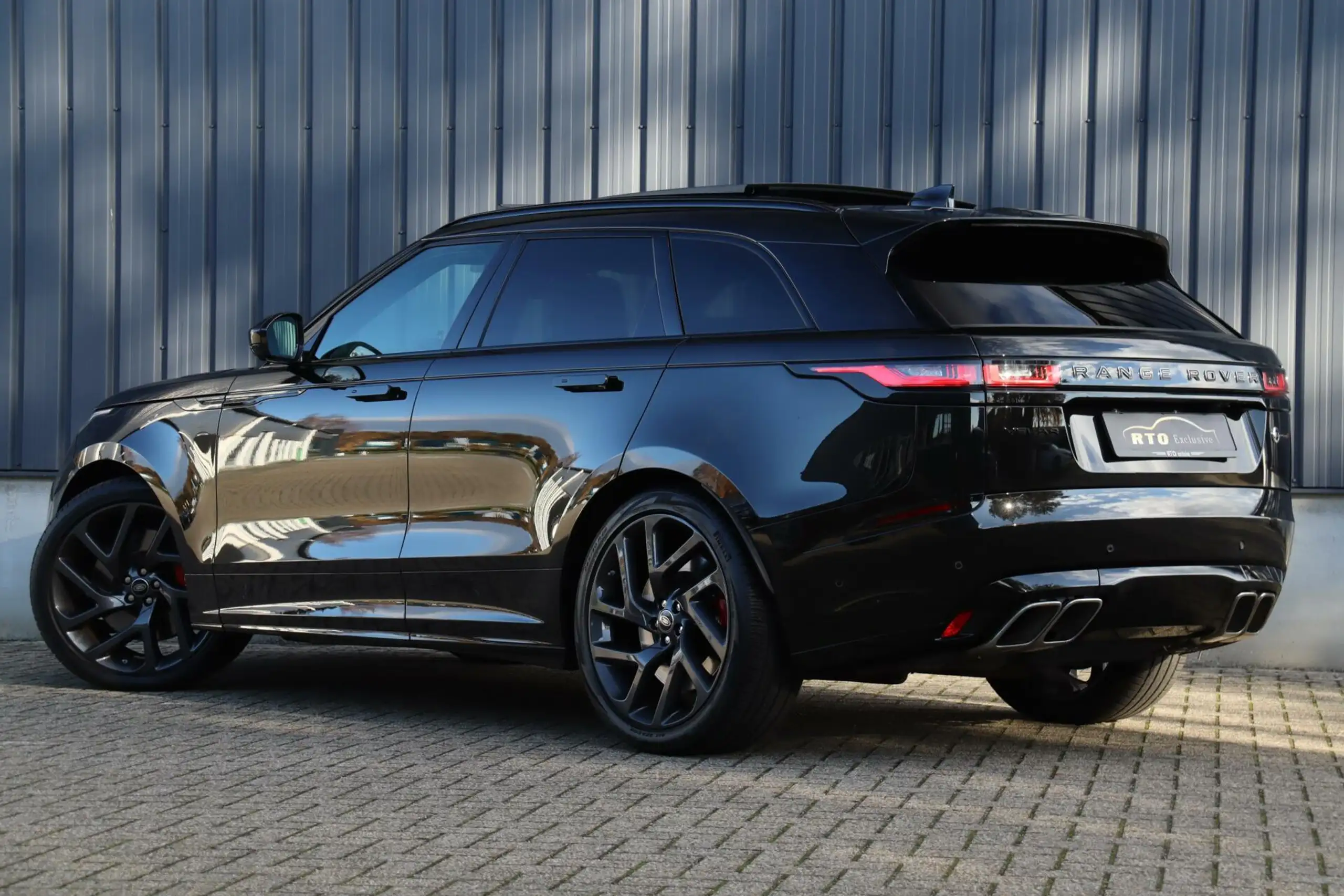 Land Rover - Range Rover Velar