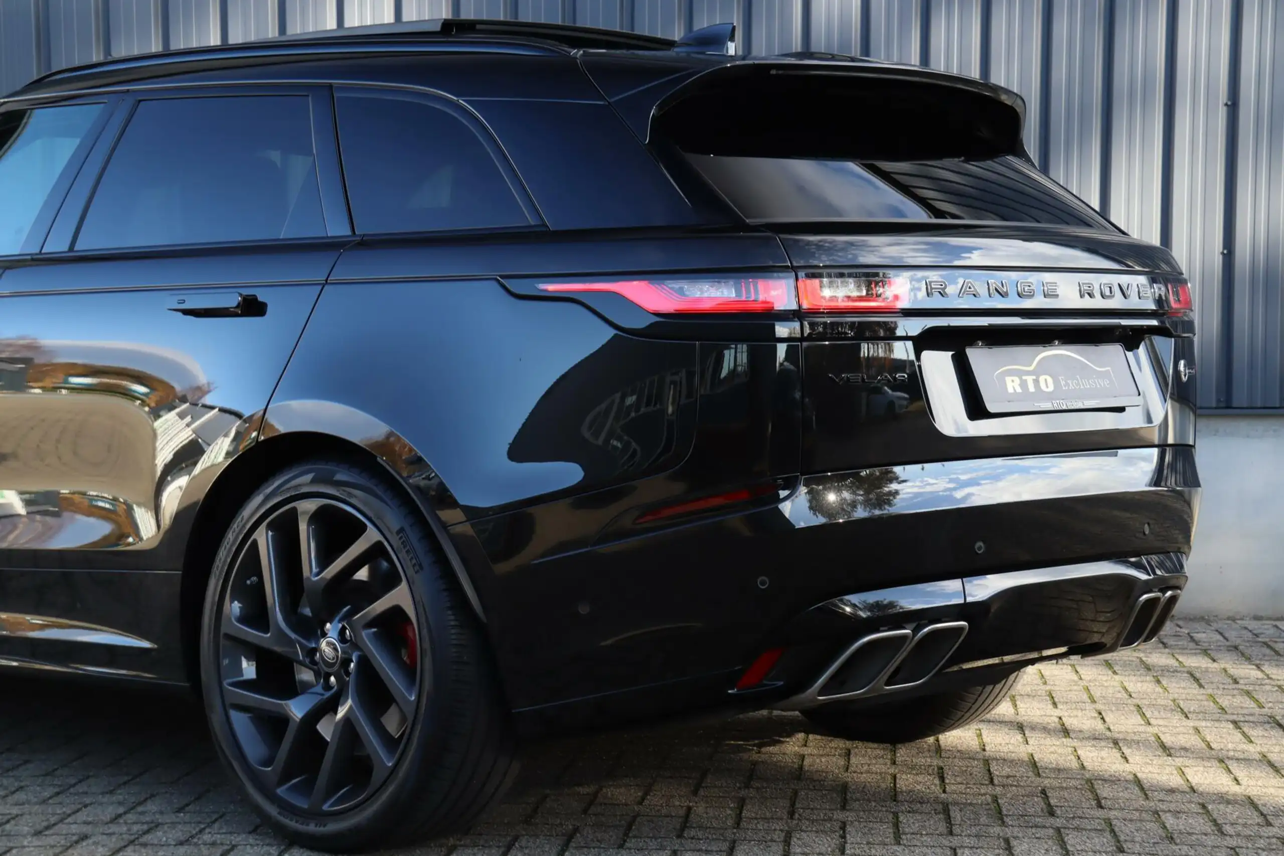 Land Rover - Range Rover Velar