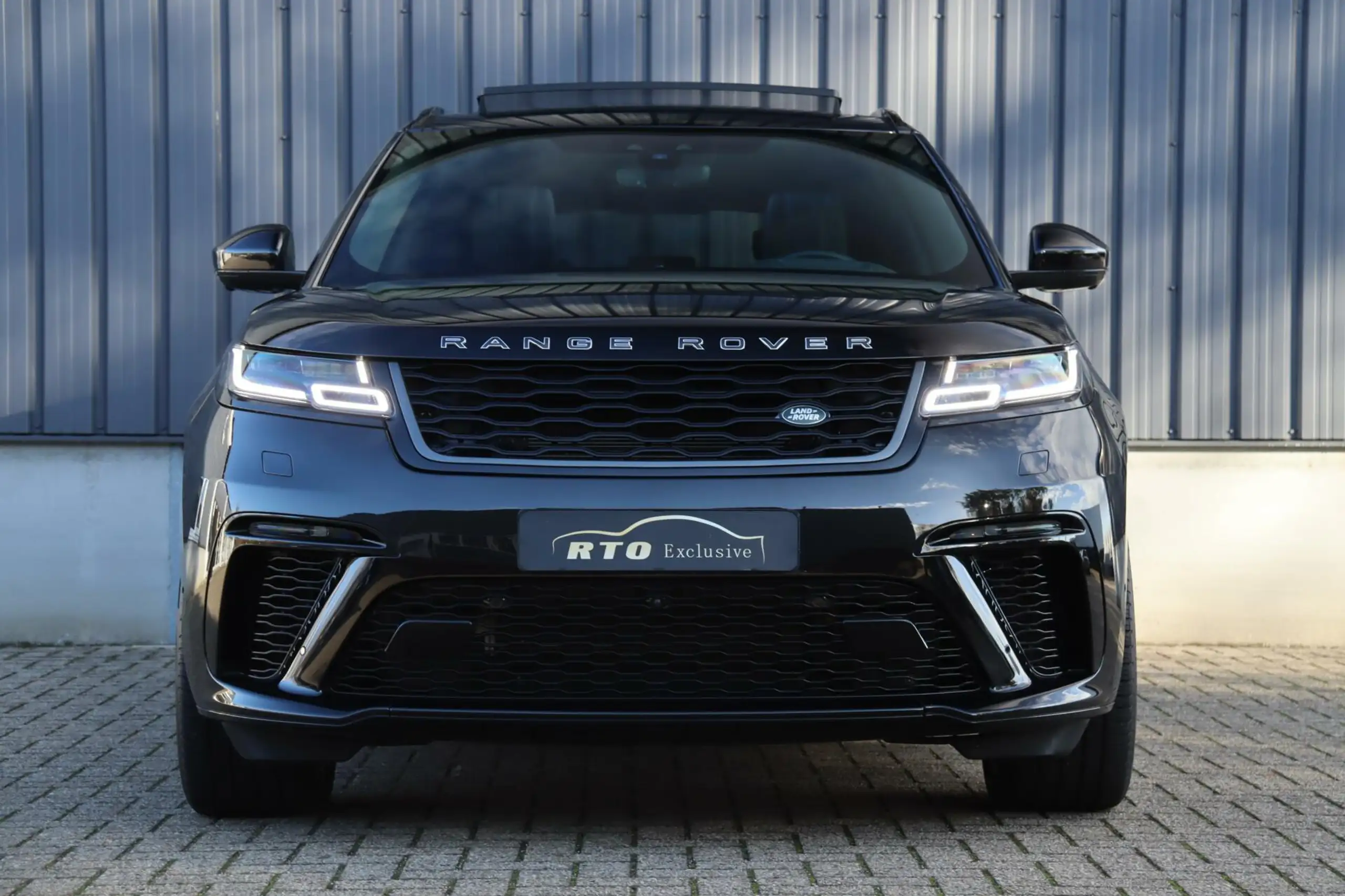 Land Rover - Range Rover Velar