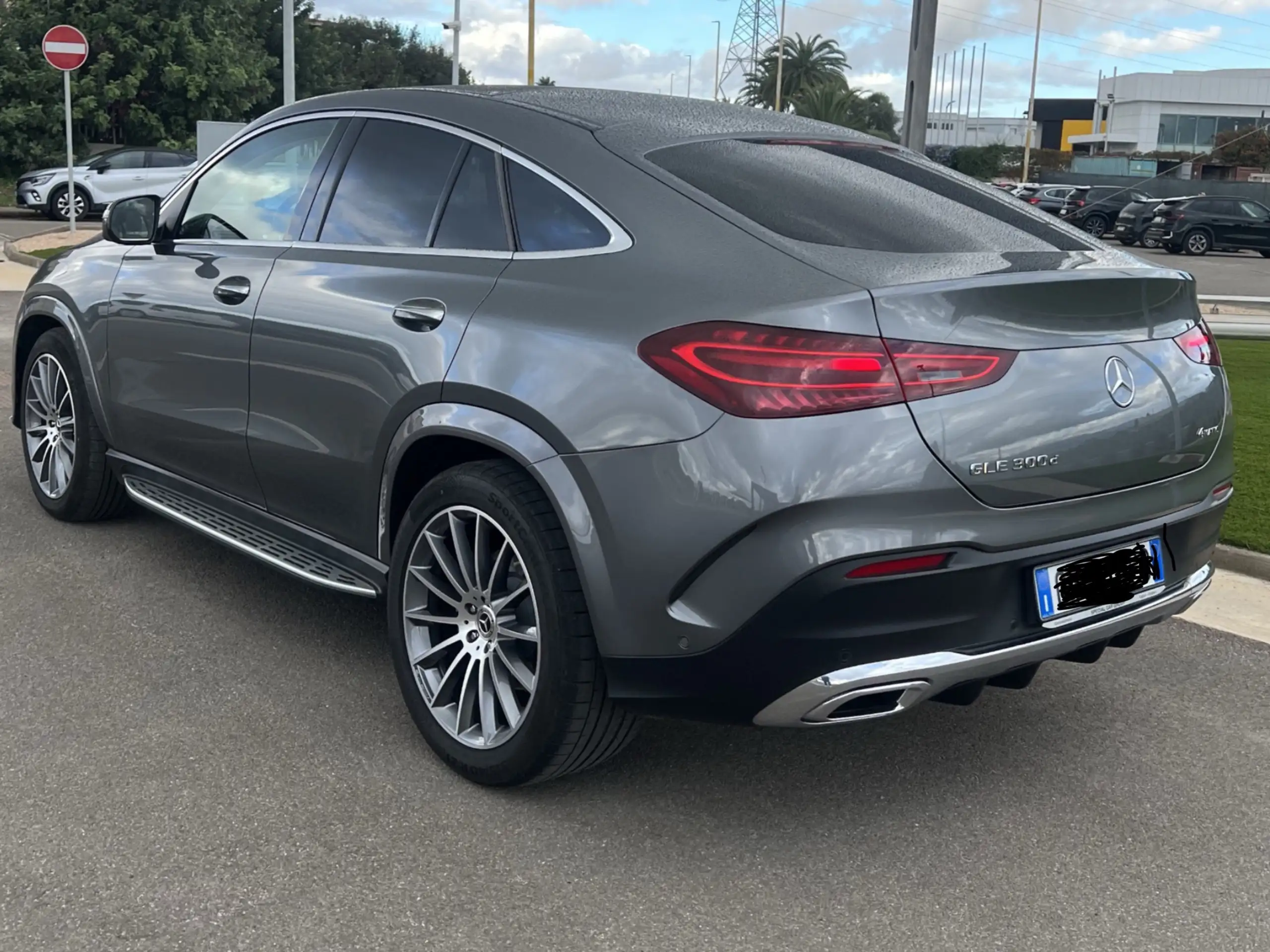 Mercedes-Benz - GLE 300