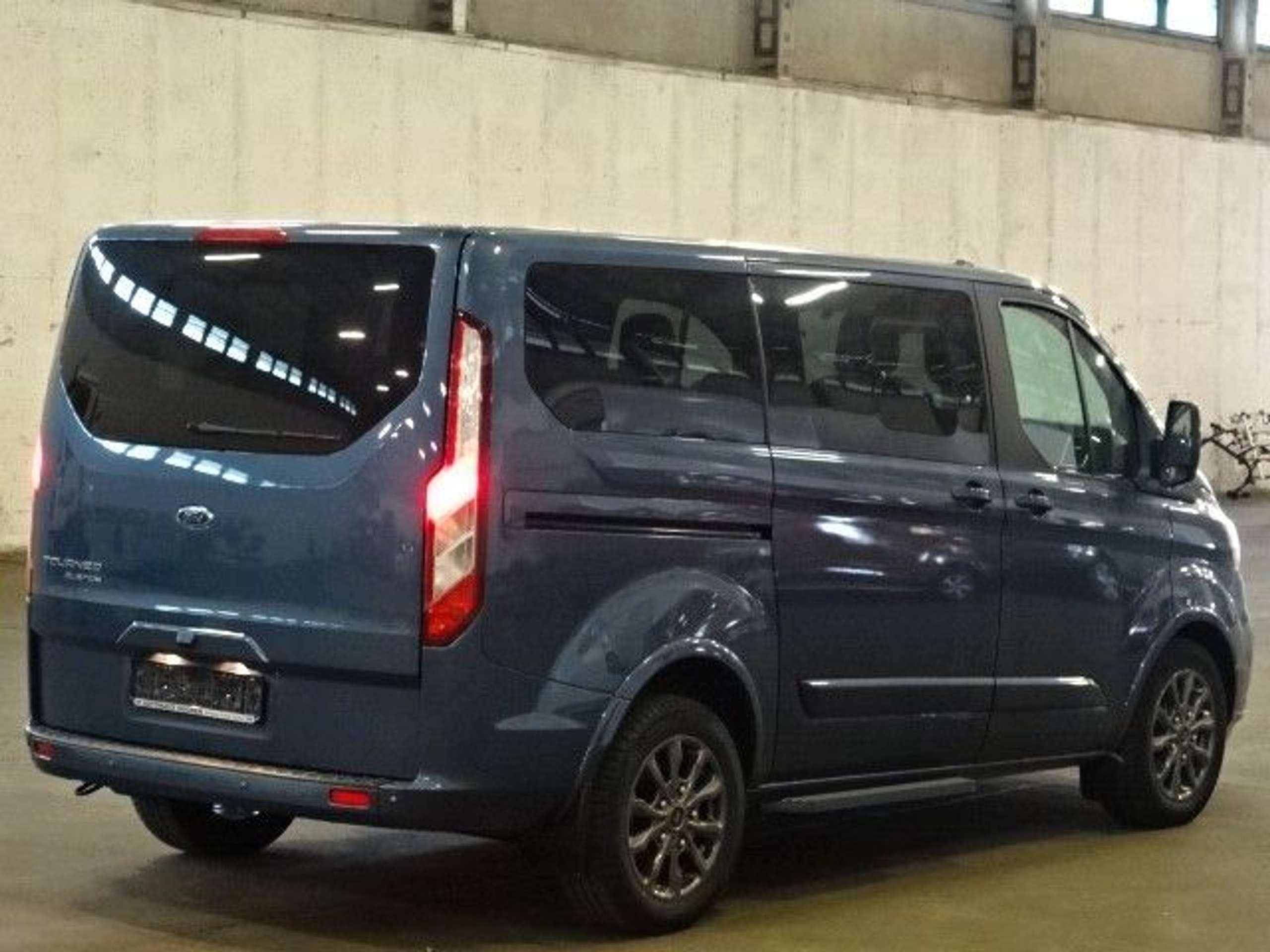 Ford - Tourneo Custom