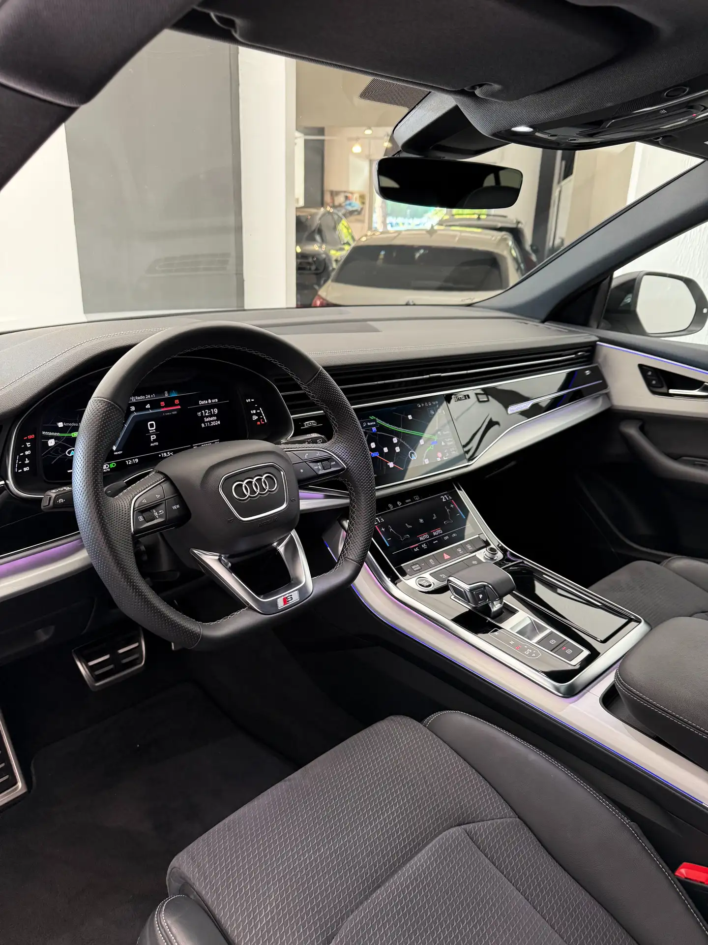 Audi - Q8