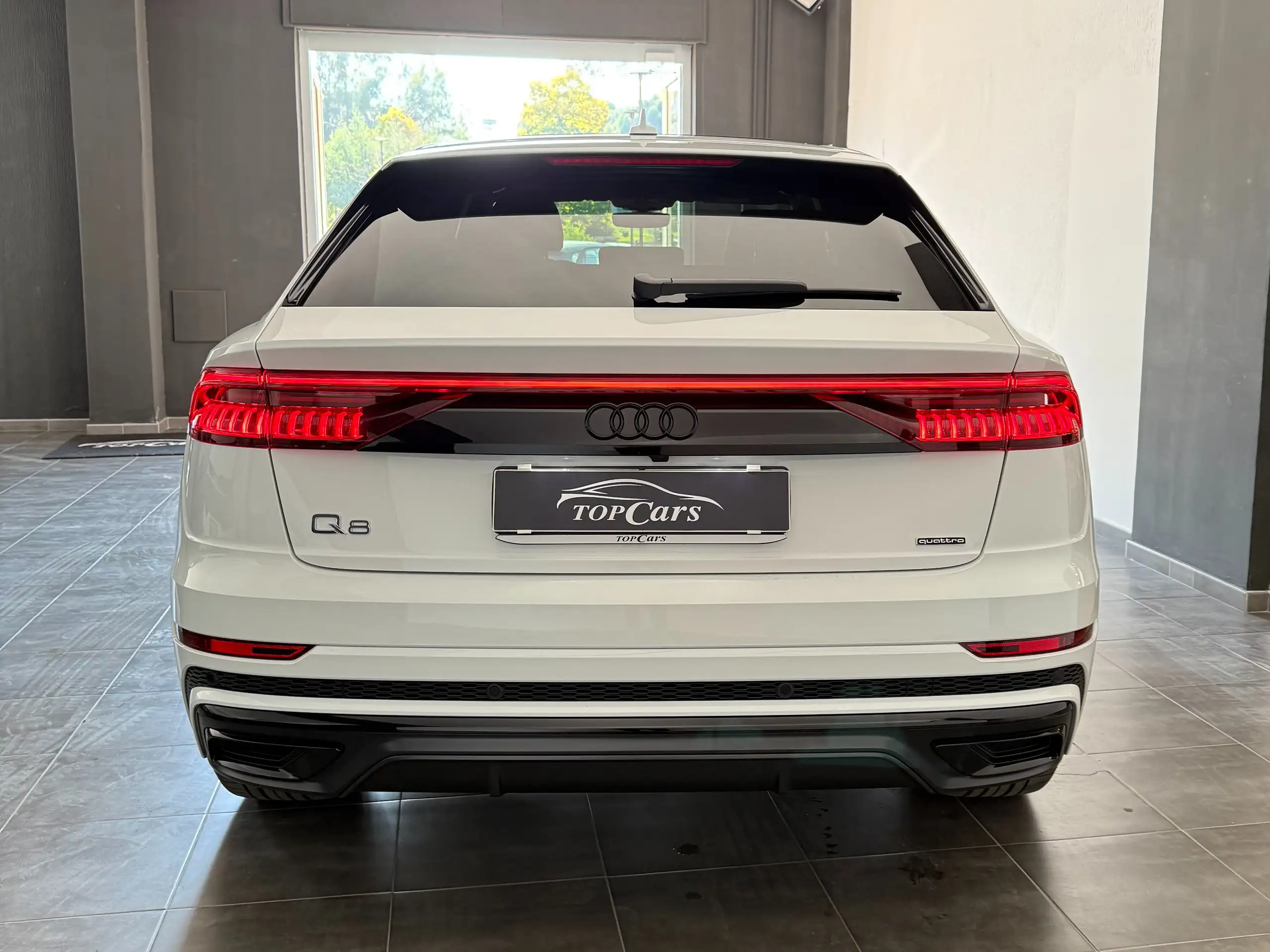 Audi - Q8