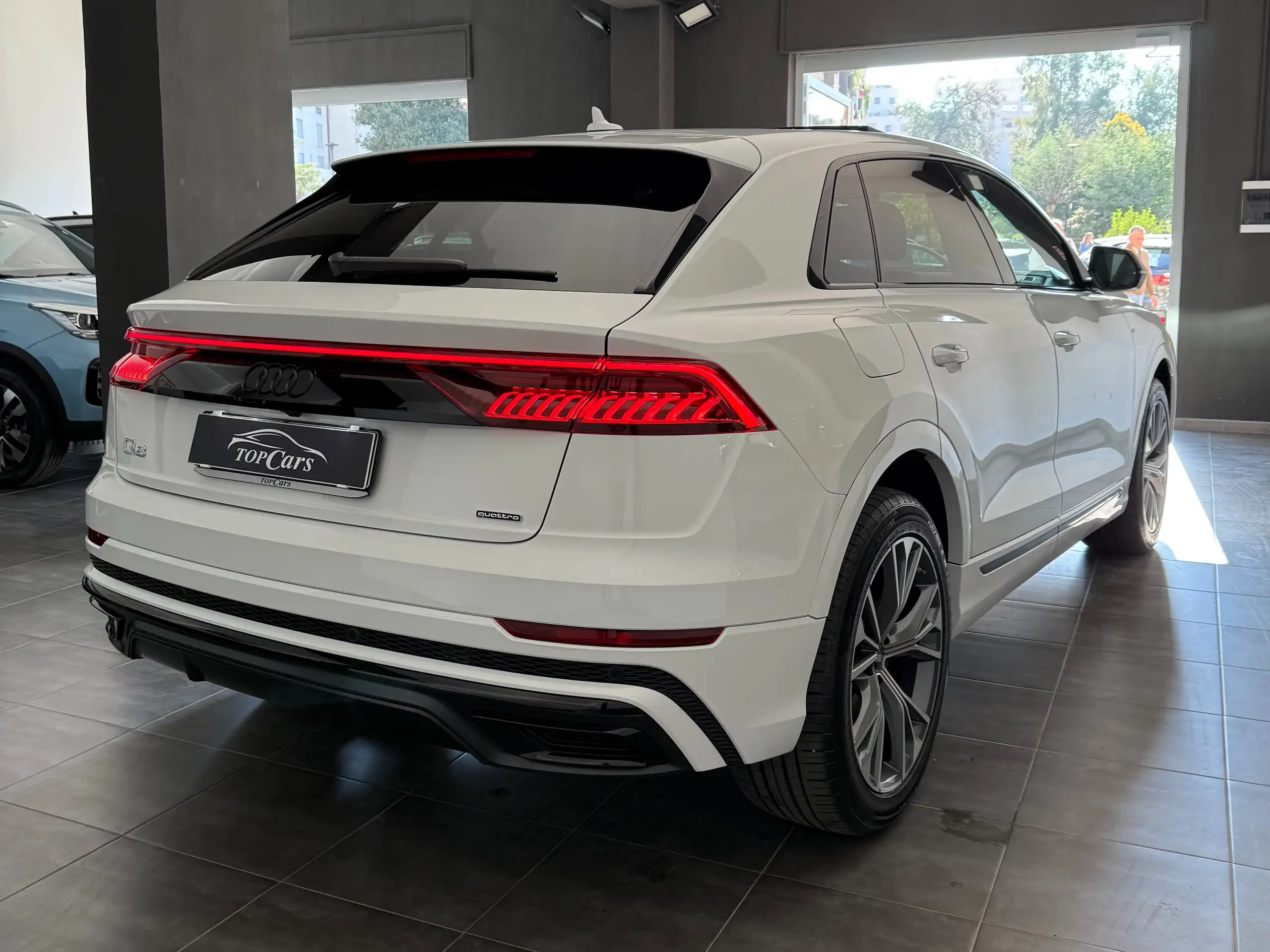 Audi - Q8